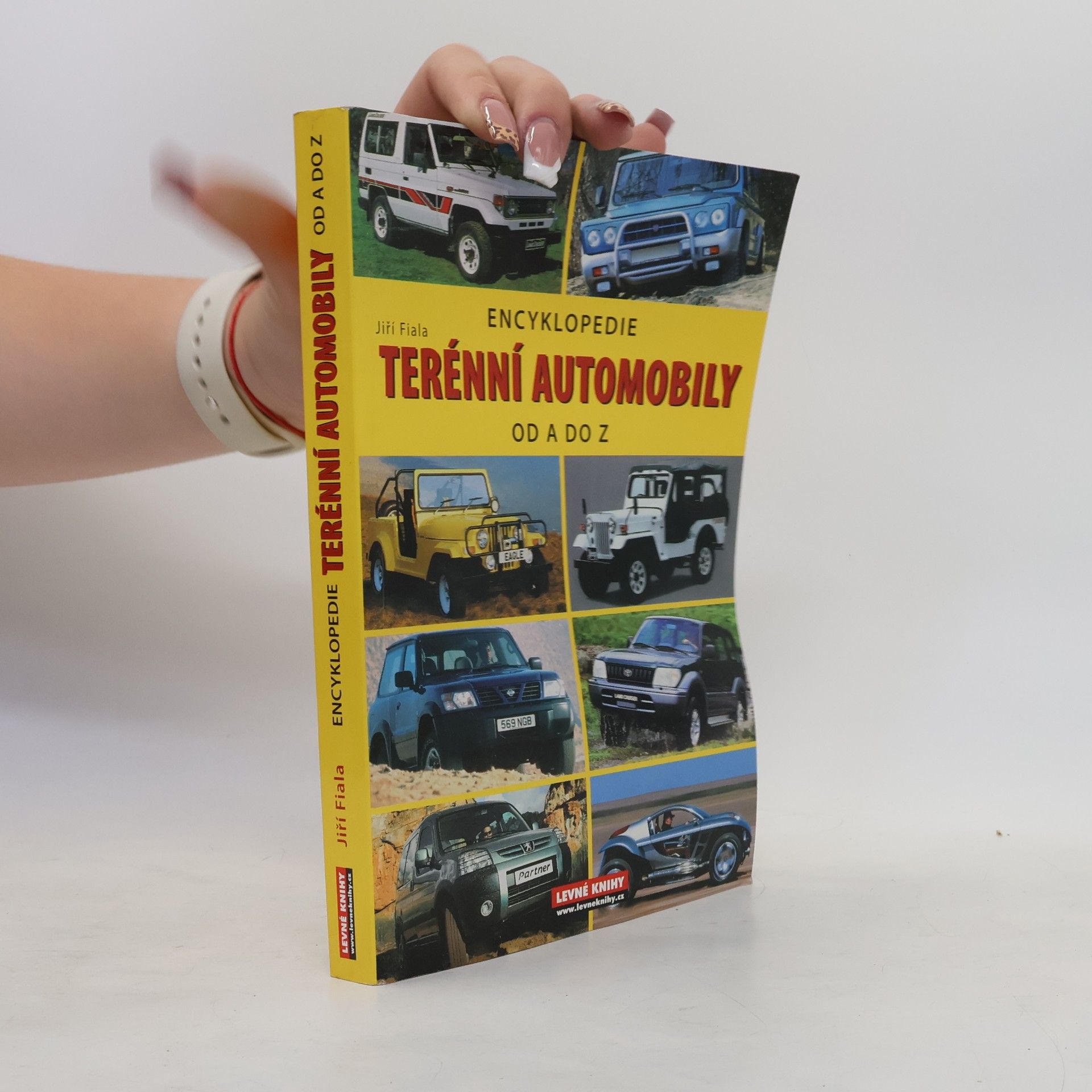 Jiří Fiala Terénní automobily: Encyklopedie od A do Z