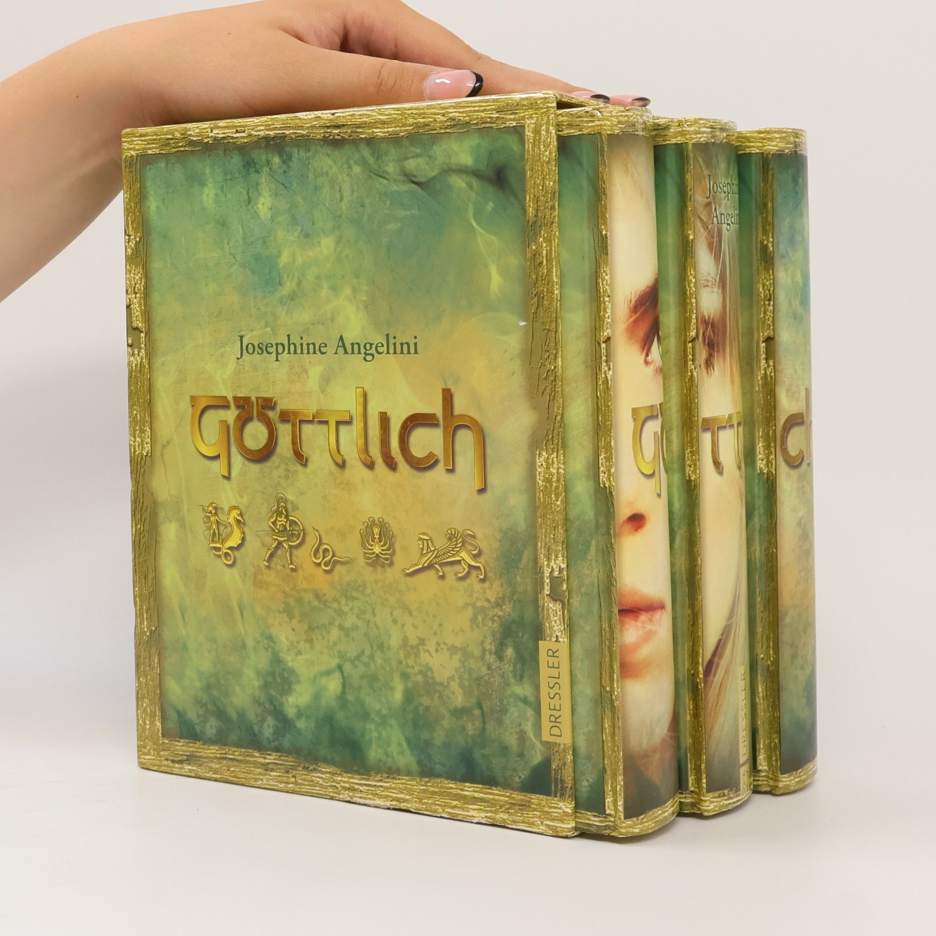 Simone Wiemken Göttlich-Trilogie
