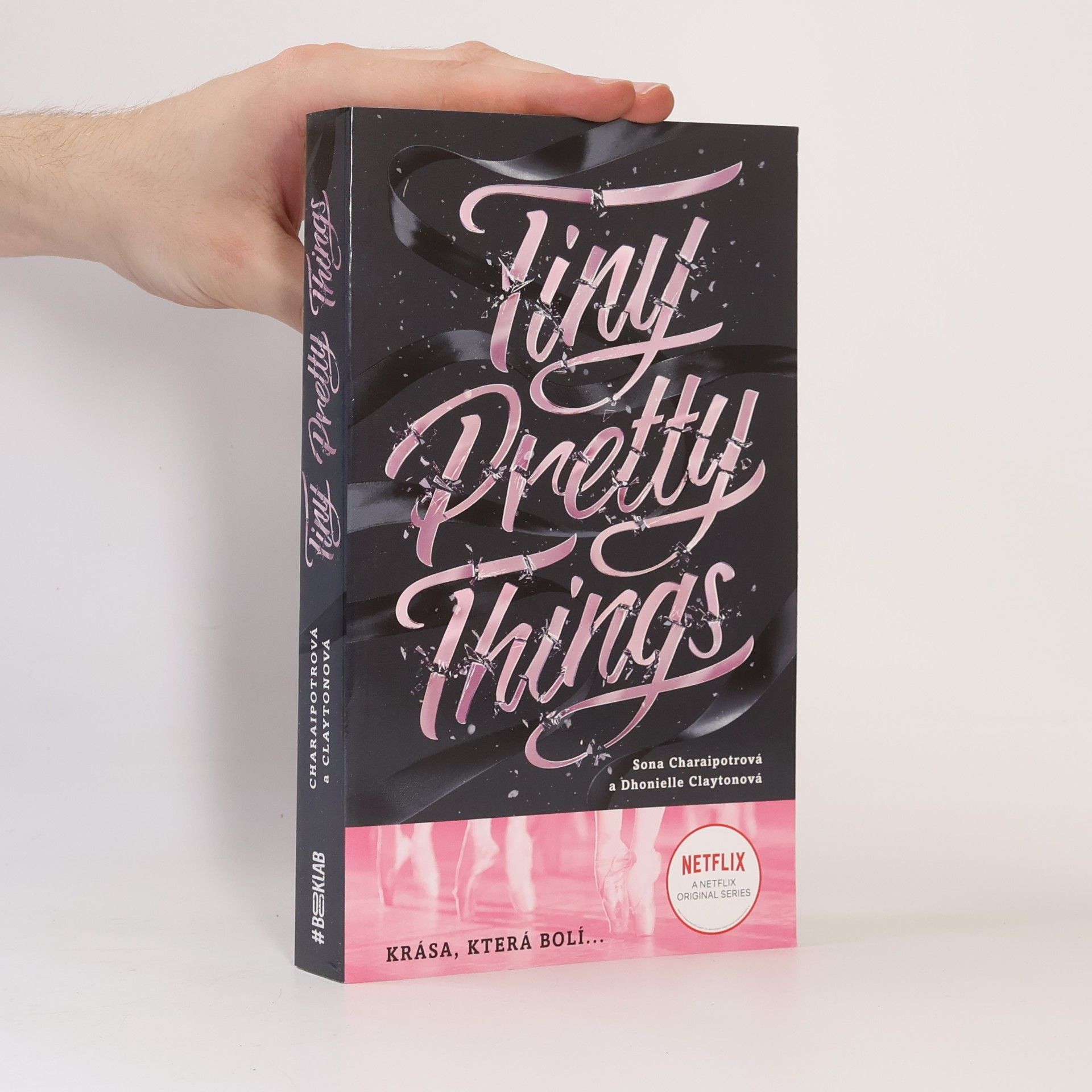 Sona Charaipotra Tiny pretty things