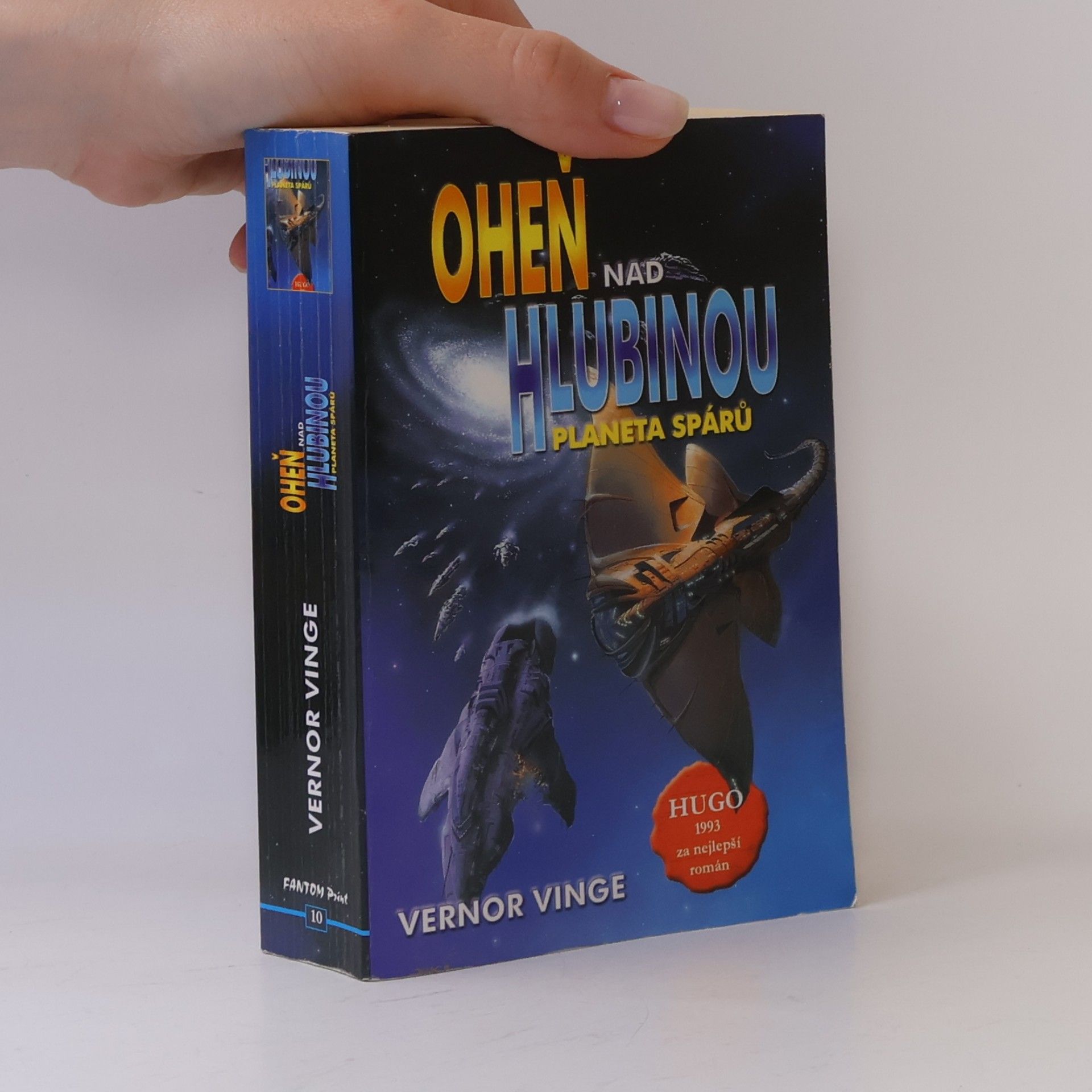 Vernor Vinge Oheň nad hlubinou. Planeta spárů