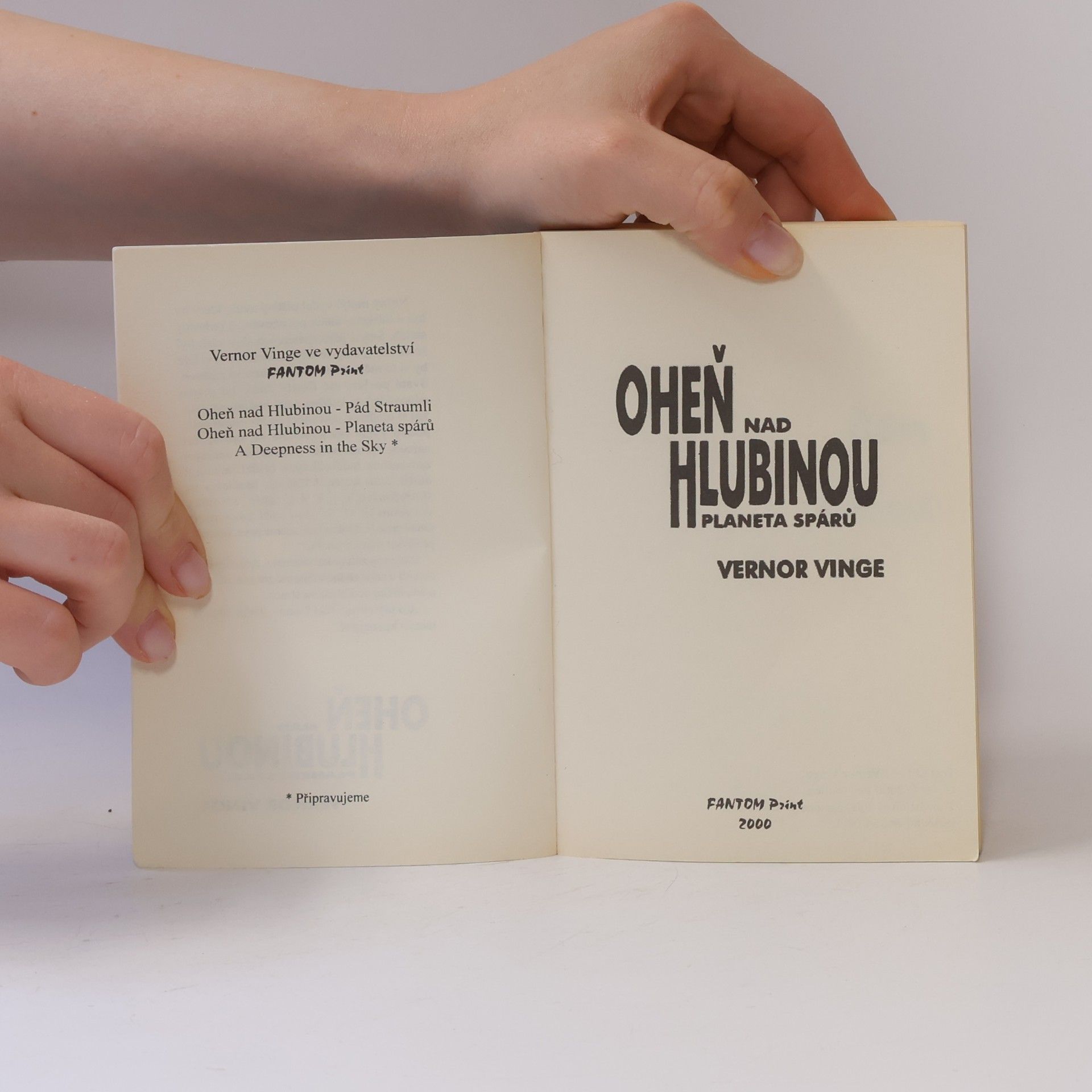 Vernor Vinge Oheň nad hlubinou. Planeta spárů