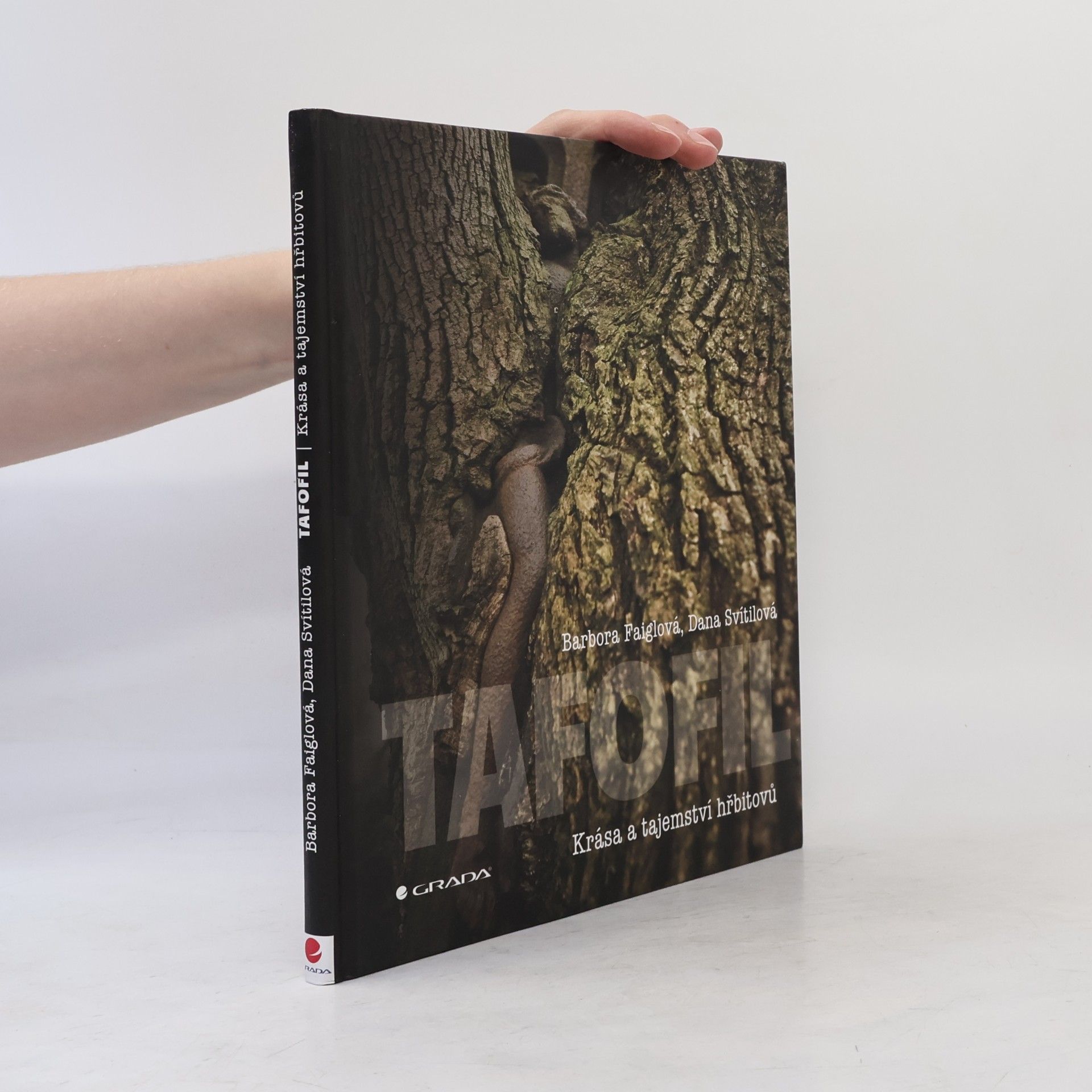 Dana Svítilová Tafofil. Krása a tajemství hřbitovů