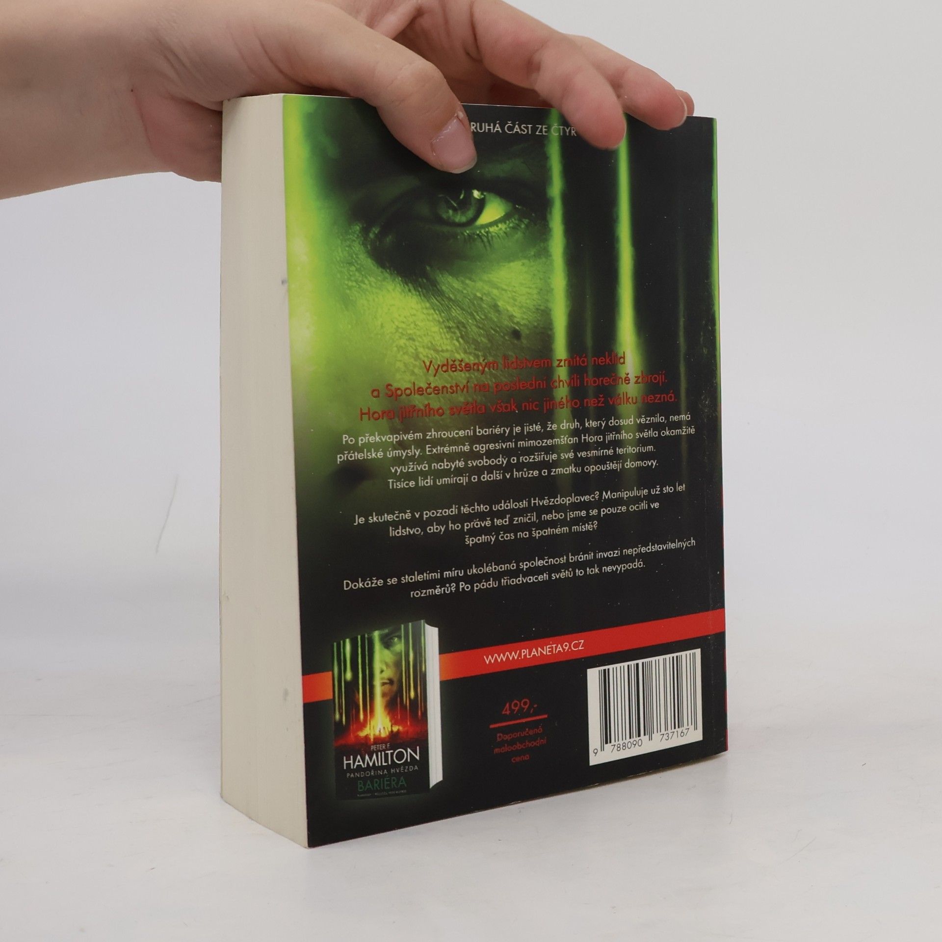 Peter F. Hamilton Pandořina hvězda – Invaze