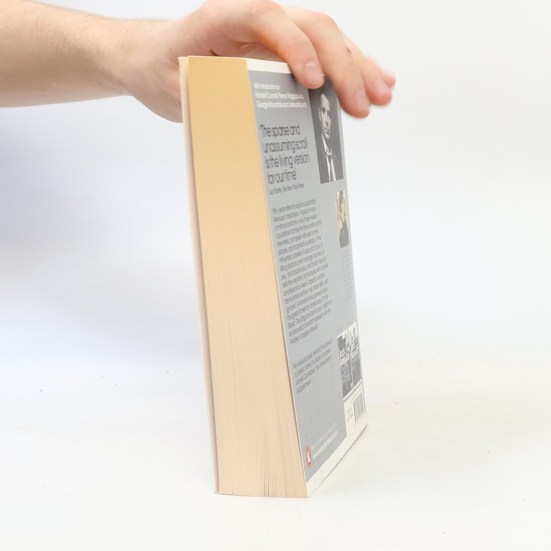 Jack Kerouac On the road : the original scroll