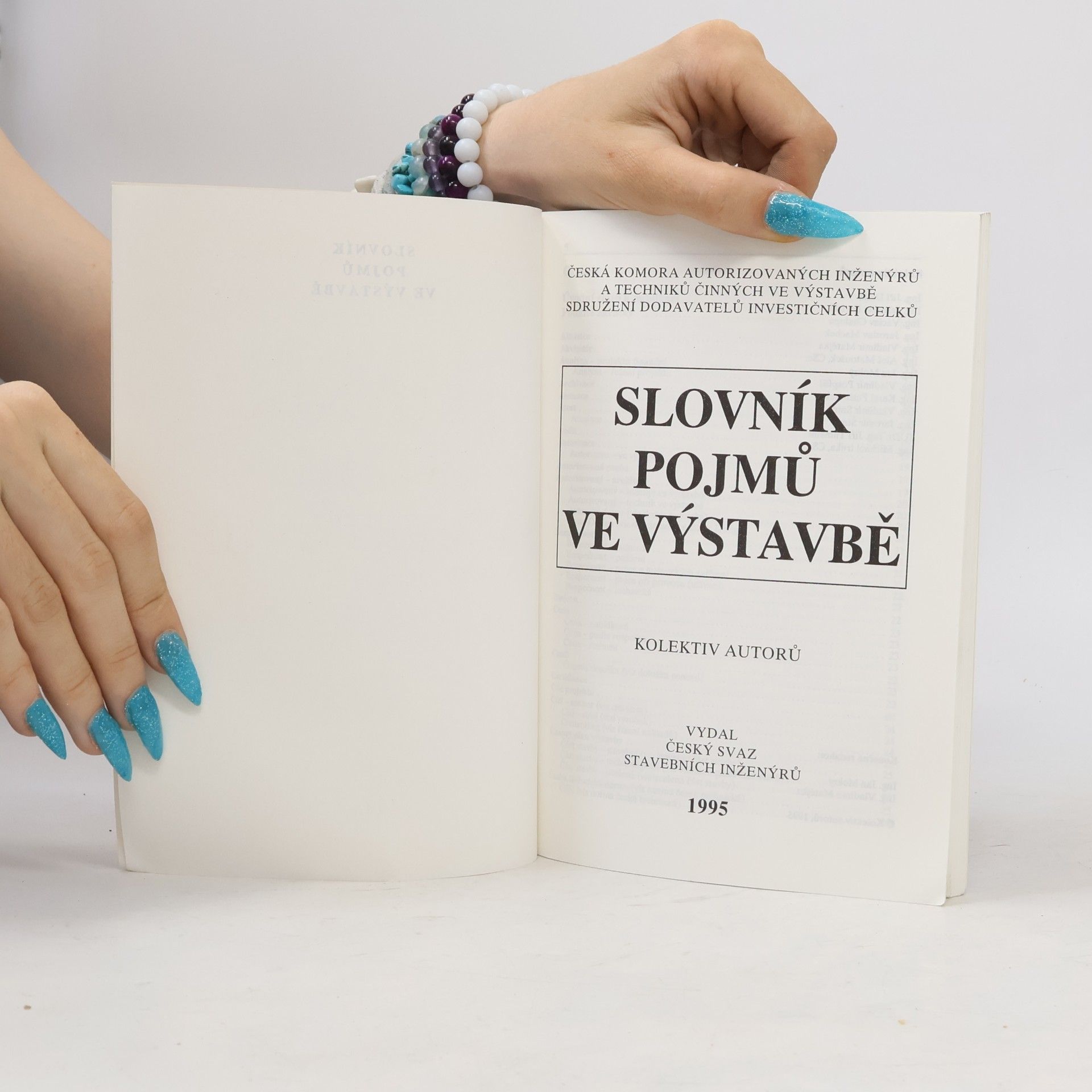 Various authors Slovník pojmů ve výstavbě