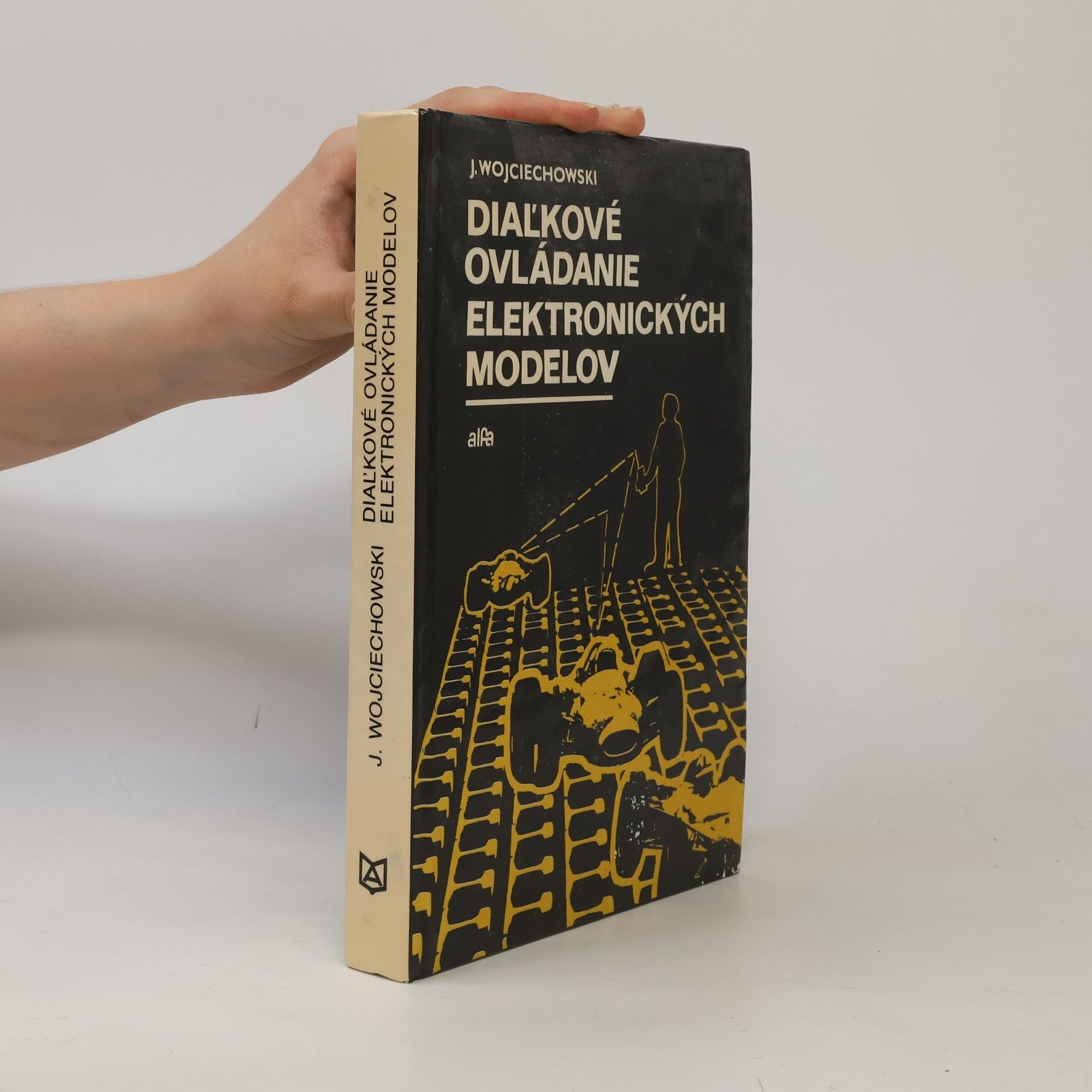 Janusz Wojciechowski Diaľkové ovládanie elektronických modelov