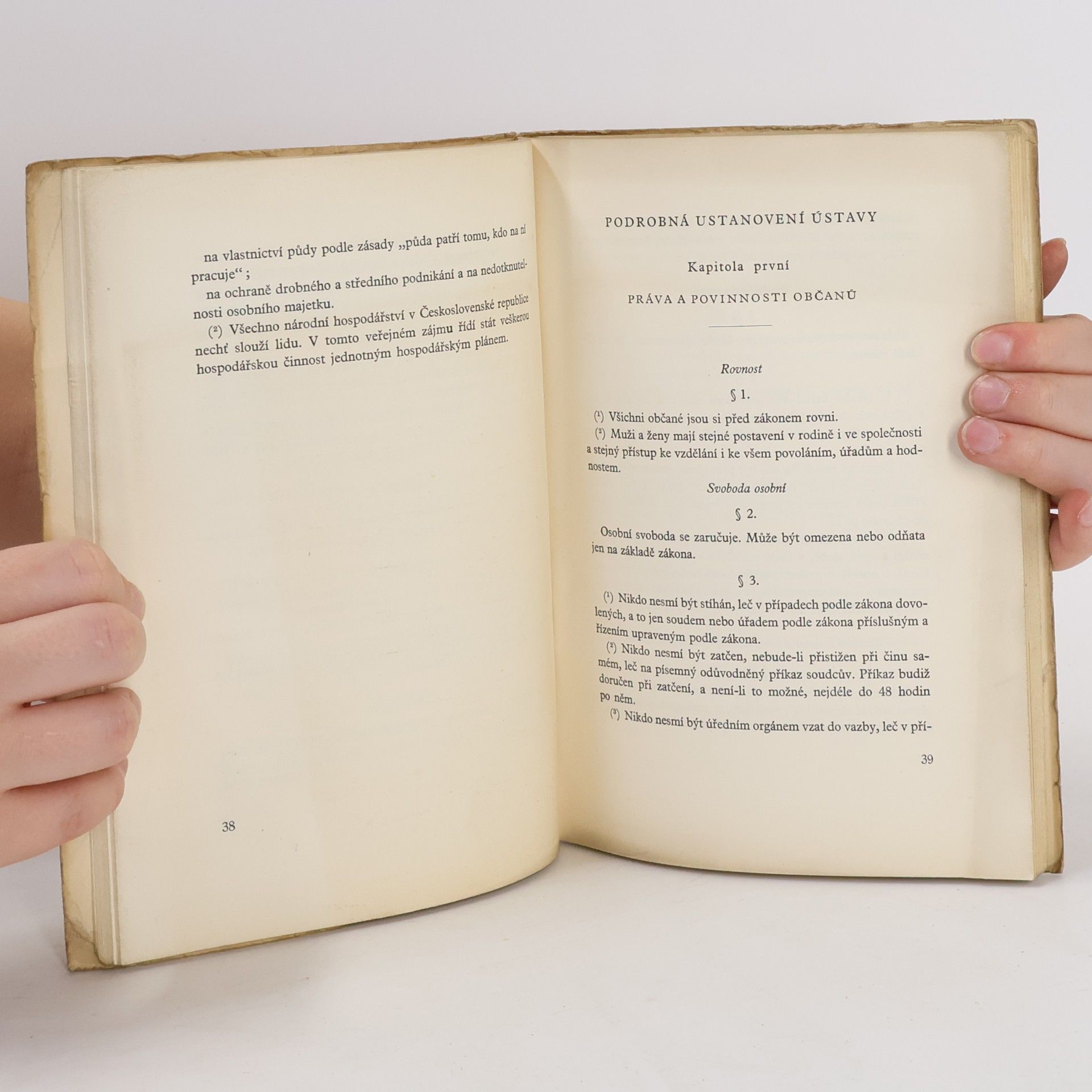 Autorenkollektiv Ústava 9. května