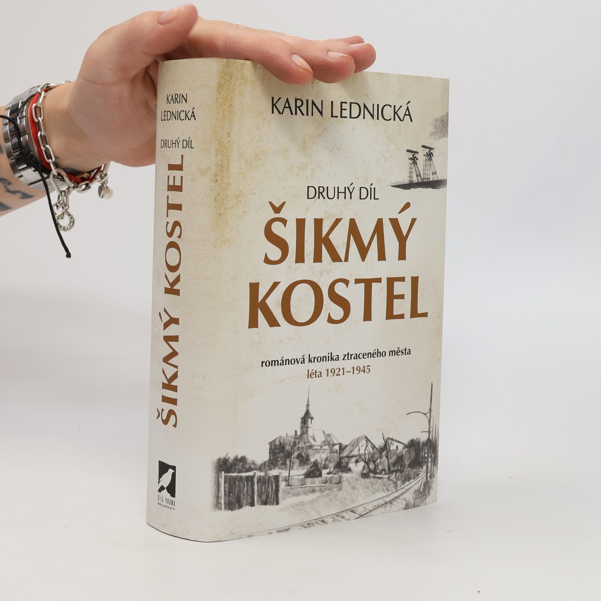Karin Lednická Šikmý kostel 2
