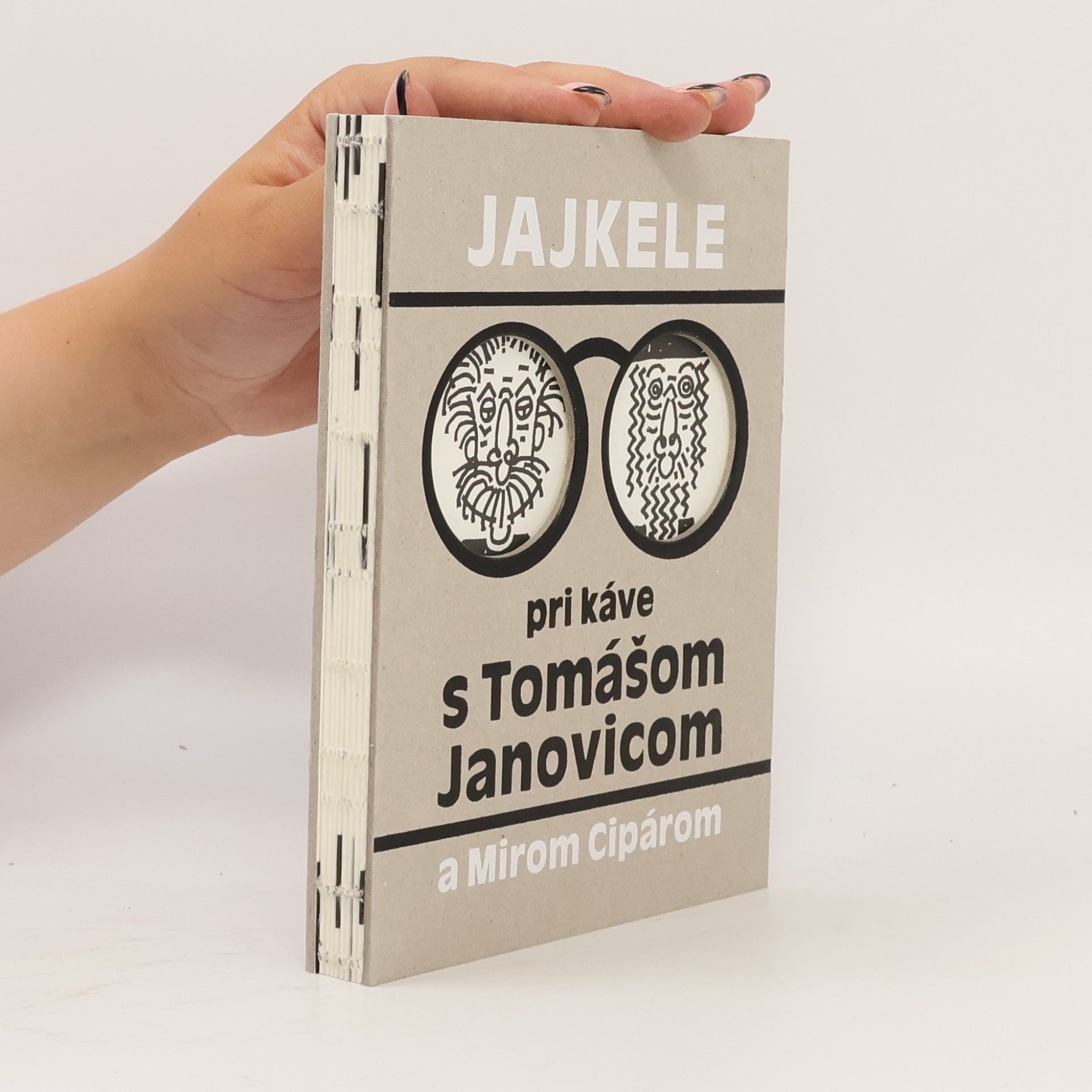 Tomáš Janovic Jajkele pri káve s Tomášom Janovicom a Mirom Cipárom