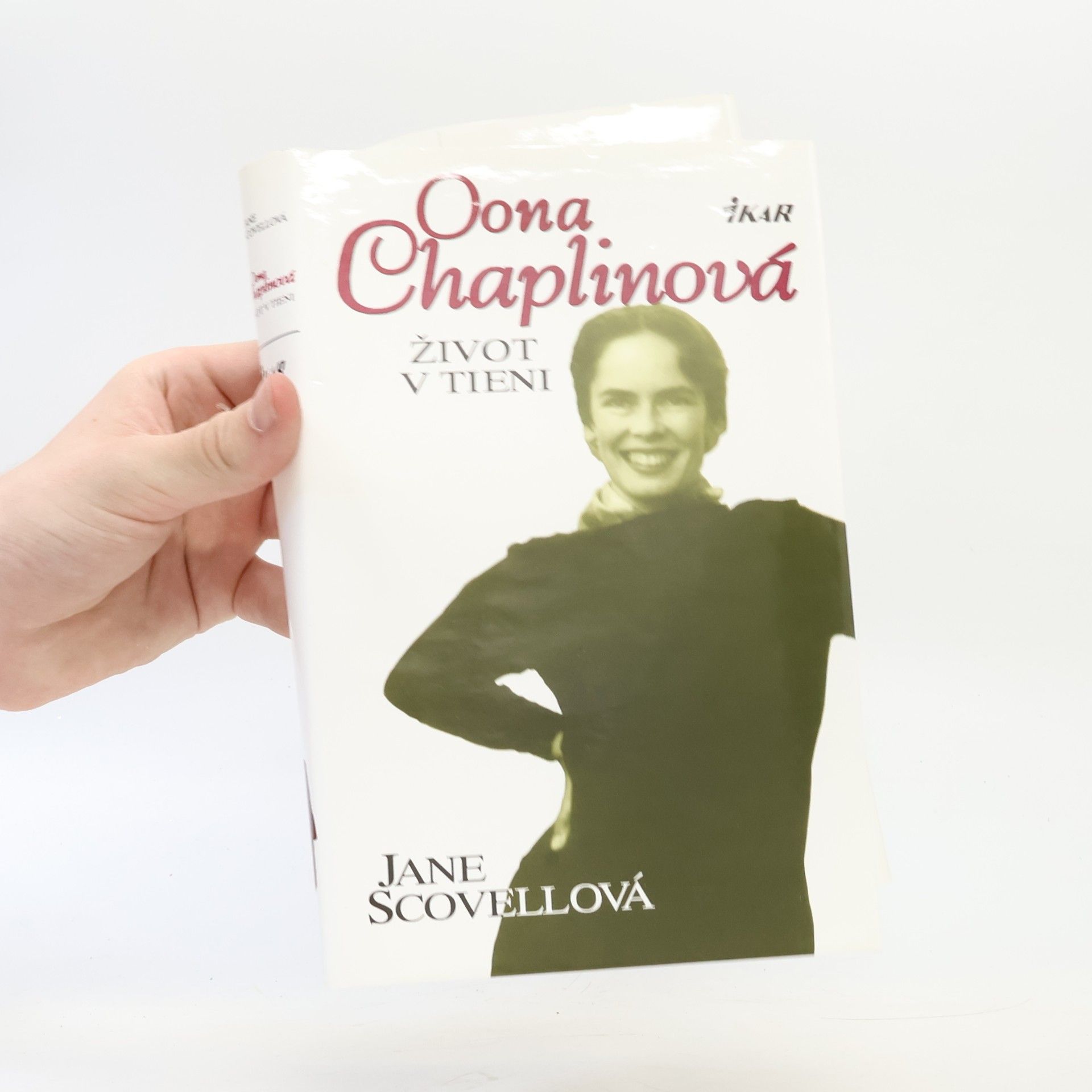 Jane Scovell Oona Chaplinová : Život v tieni