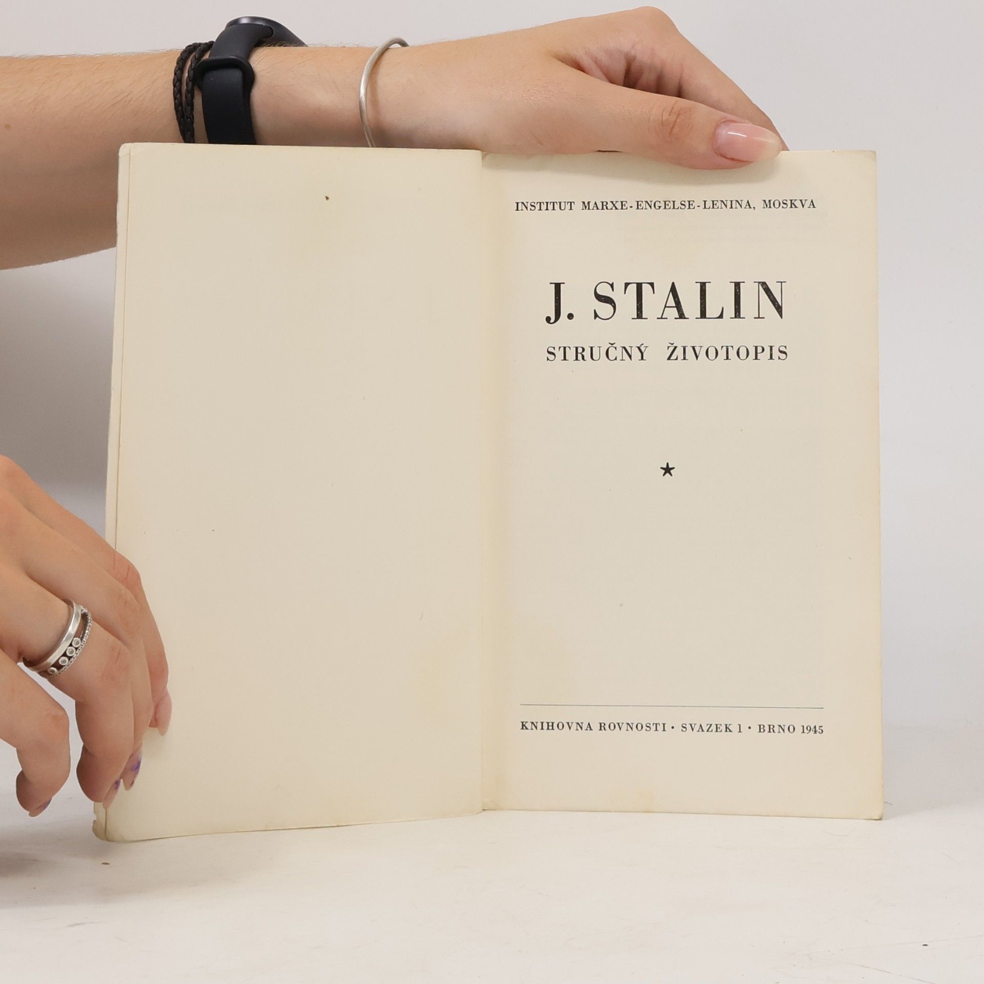 Kolektiv autorů J. Stalin. Stručný životopis