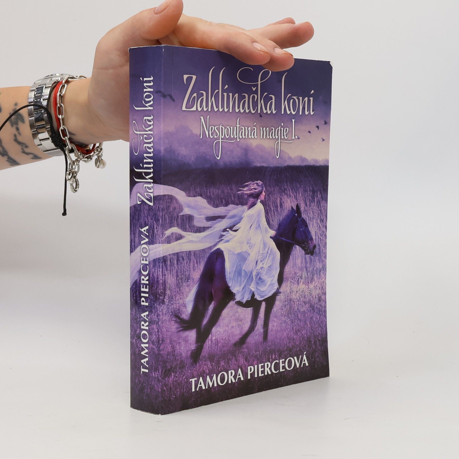 Tamora Pierce Nespoutaná magie. 1, Zaklínačka koní