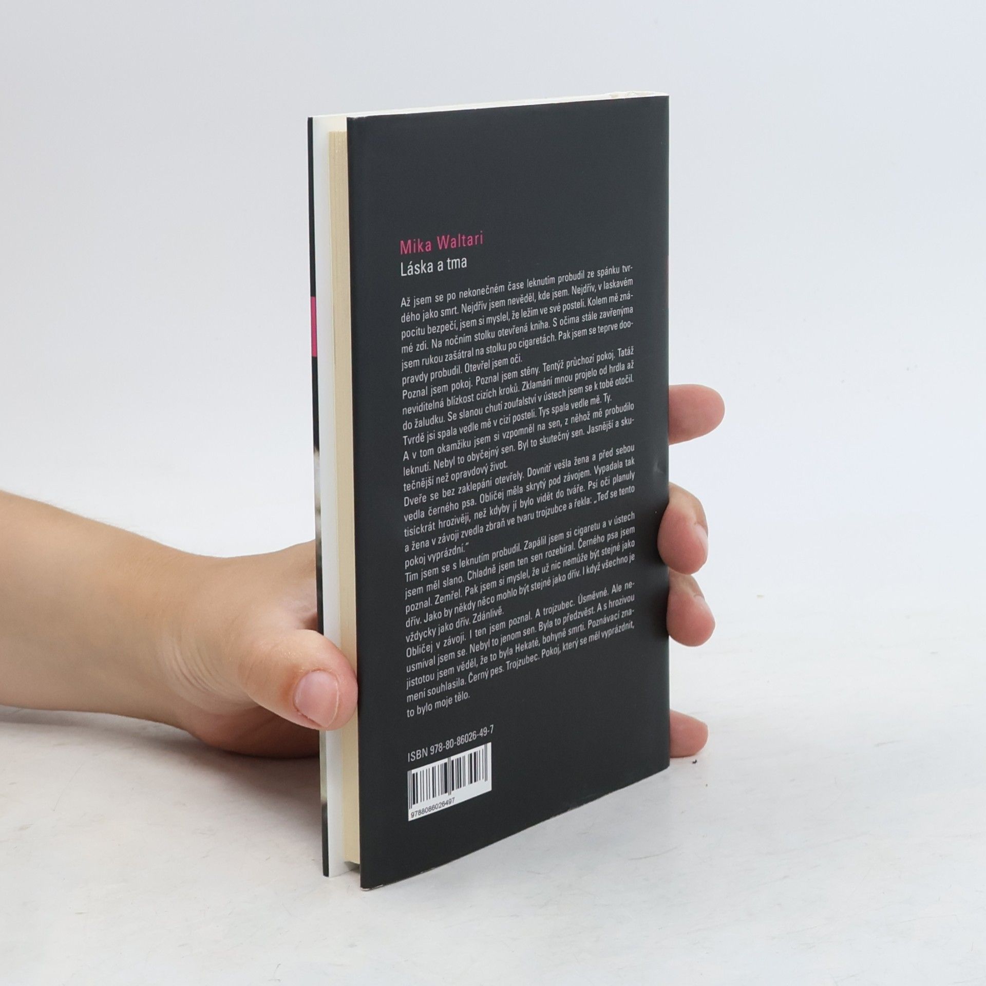 Mika Waltari Láska a tma