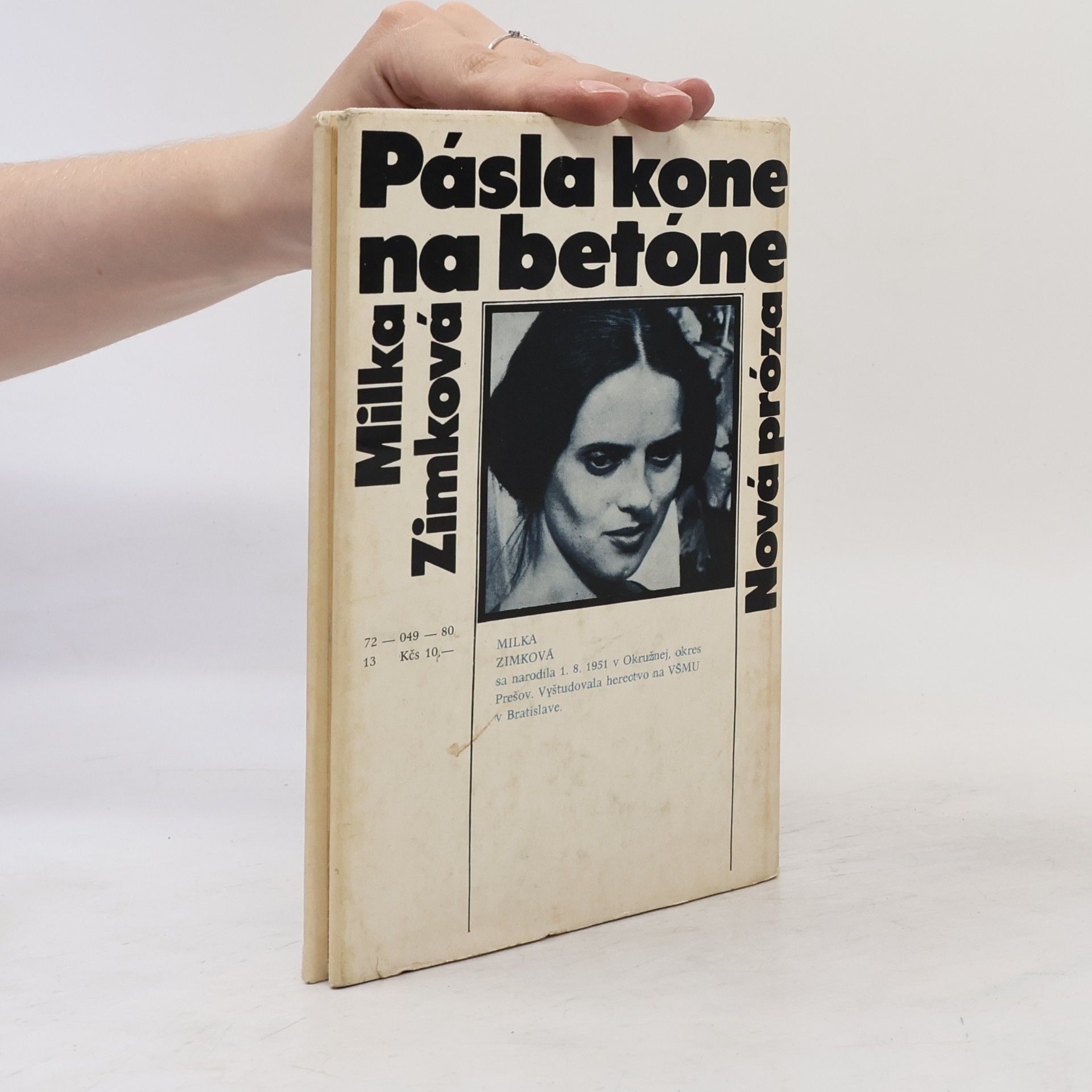 Milka Zimková Pásla kone na betóne