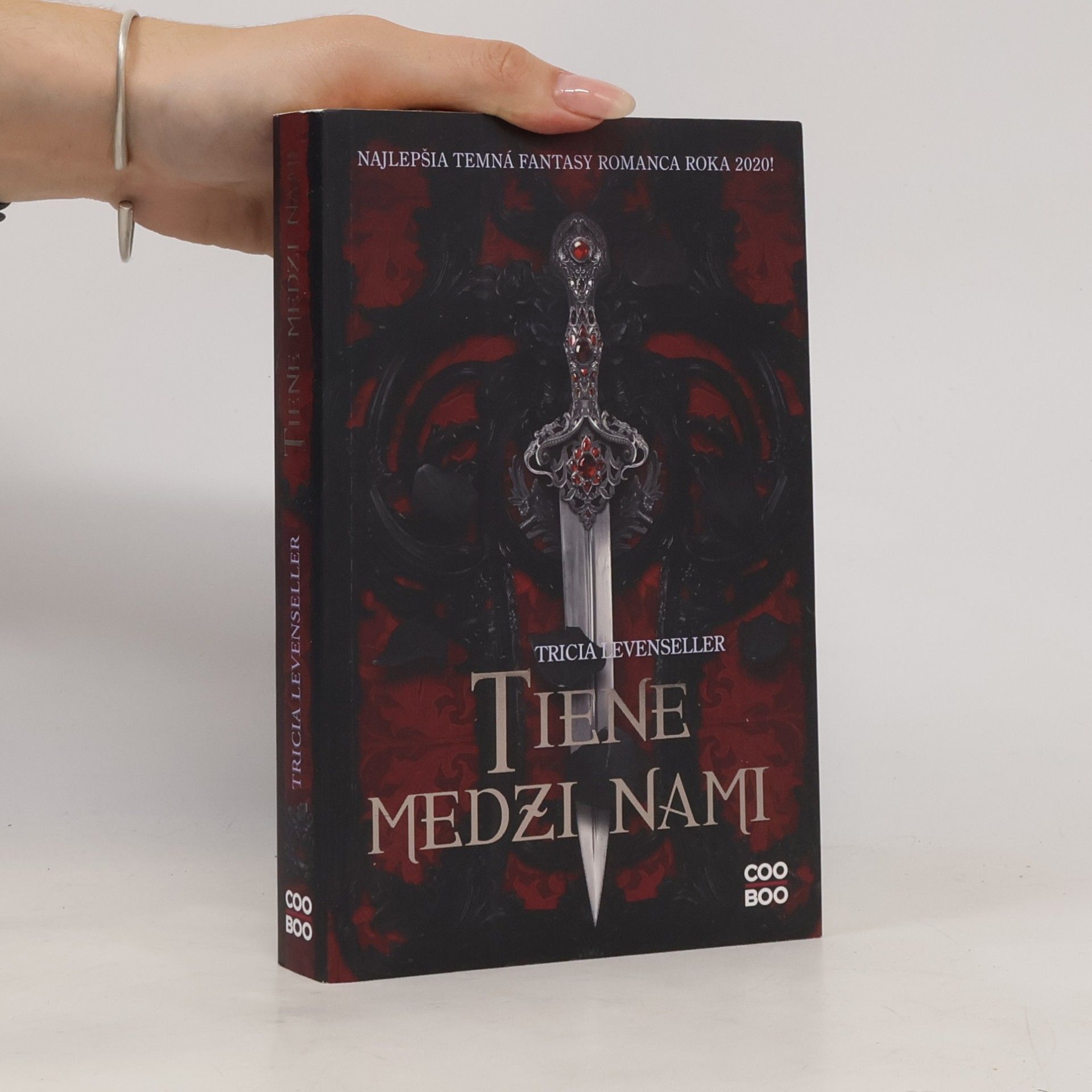 Tricia Levenseller Tiene medzi nami