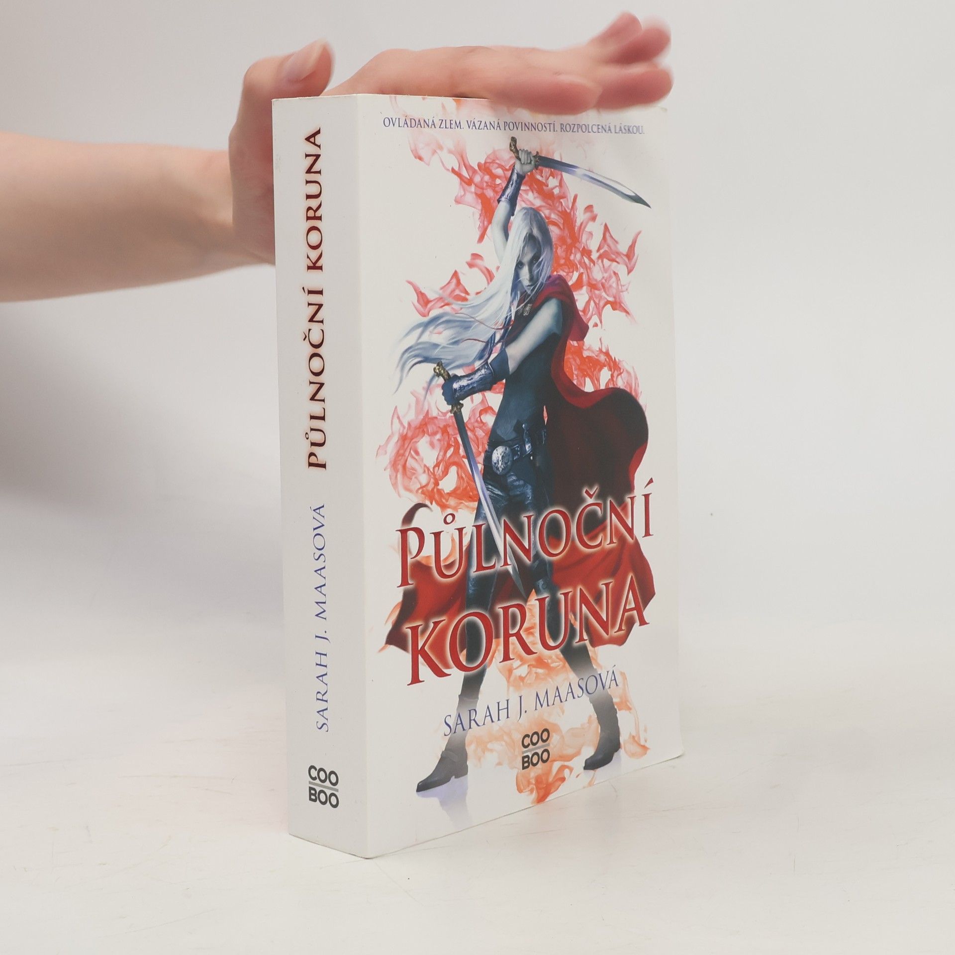 Sarah J. Maas Půlnoční koruna