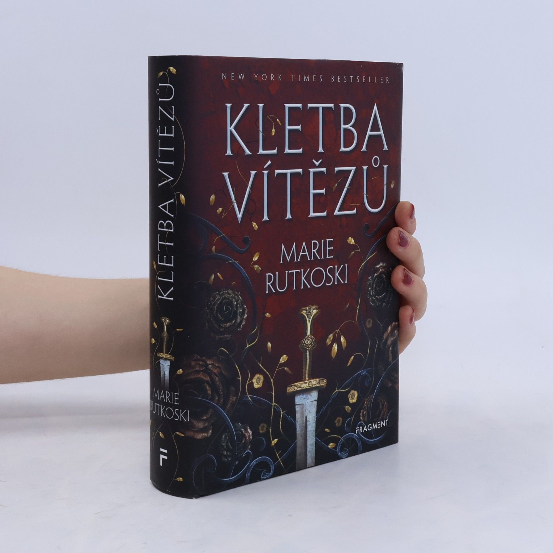 Marie Rutkoski Kletba vítězů