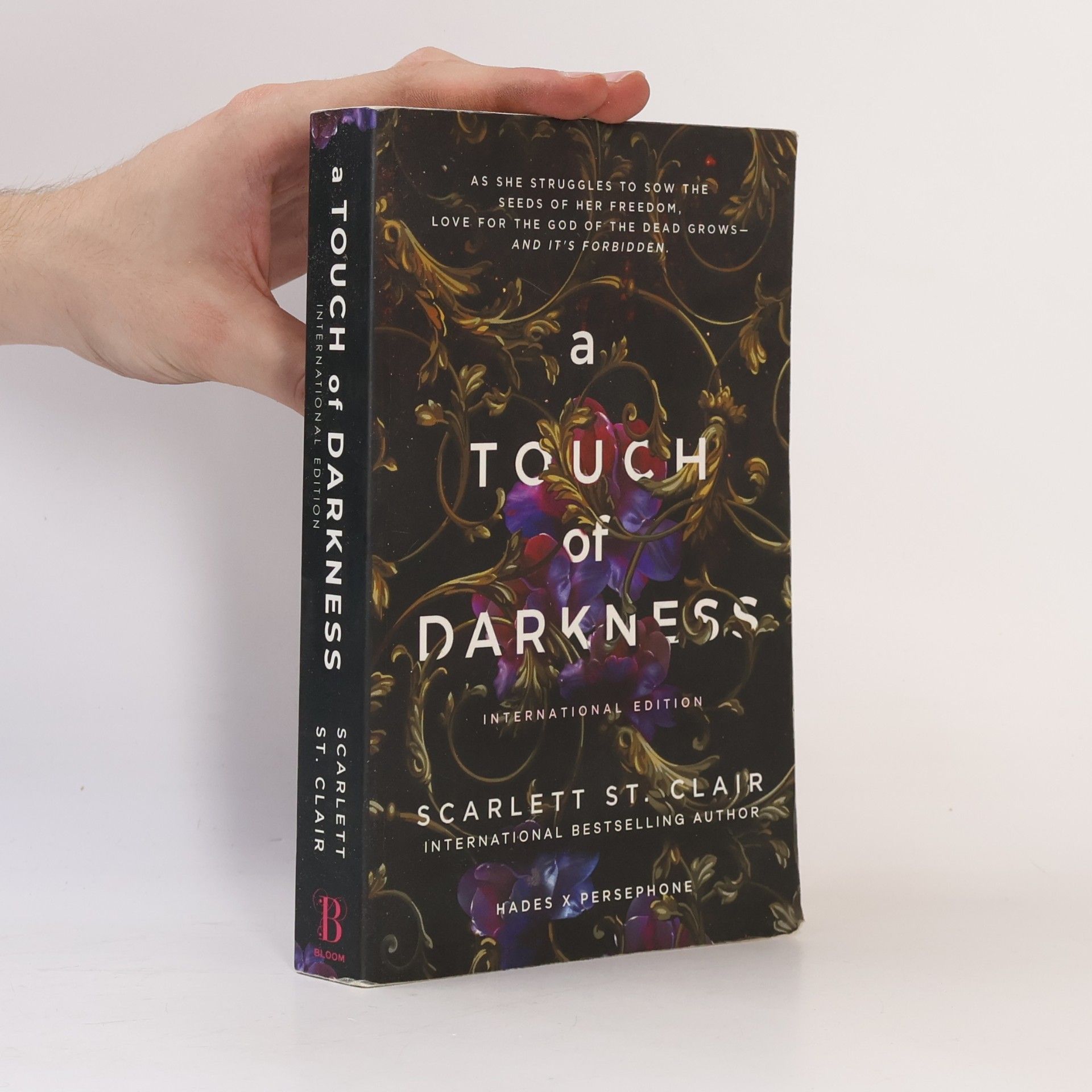 Scarlett St. Clair A Touch of Darkness