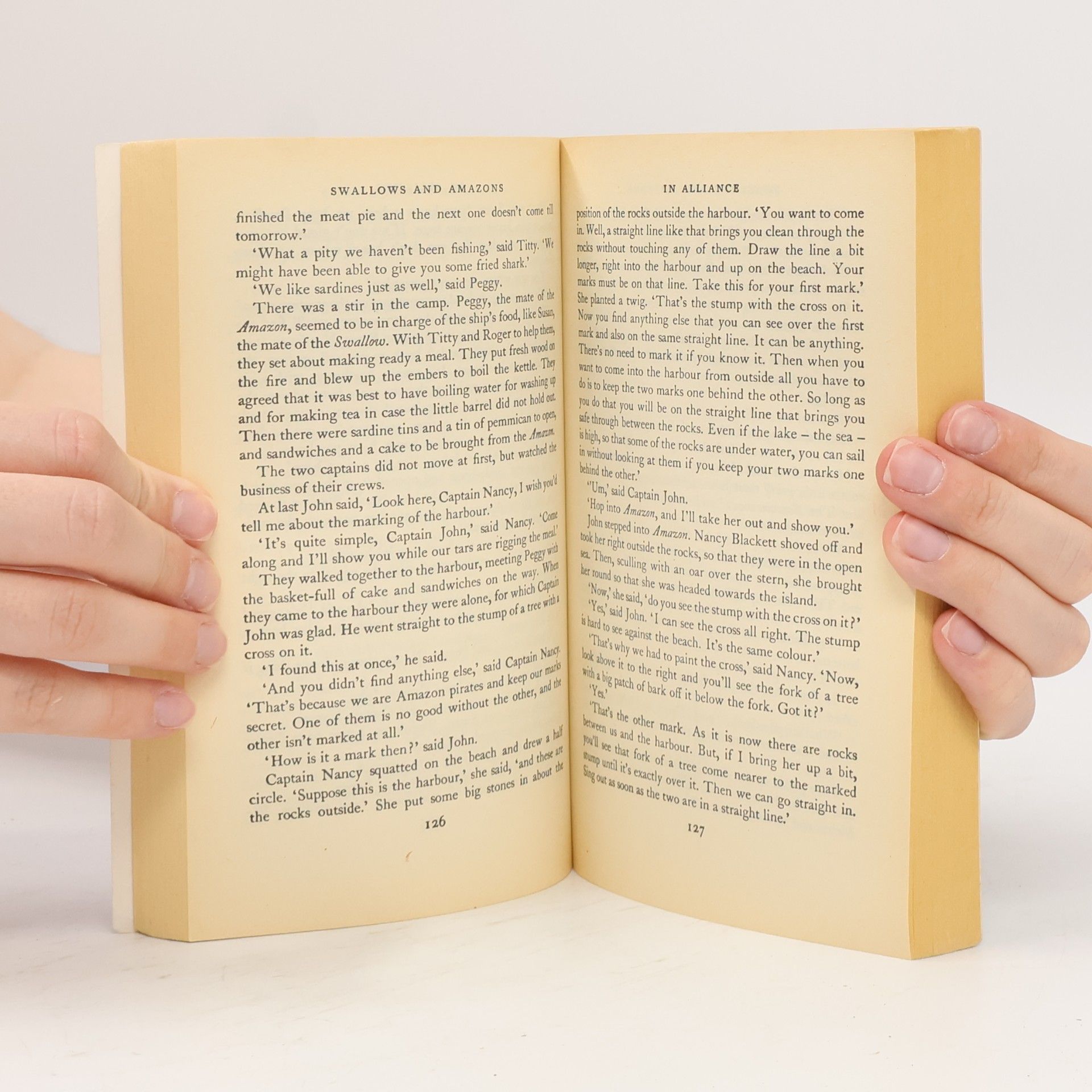 Arthur Ransome Swallows and Amazons