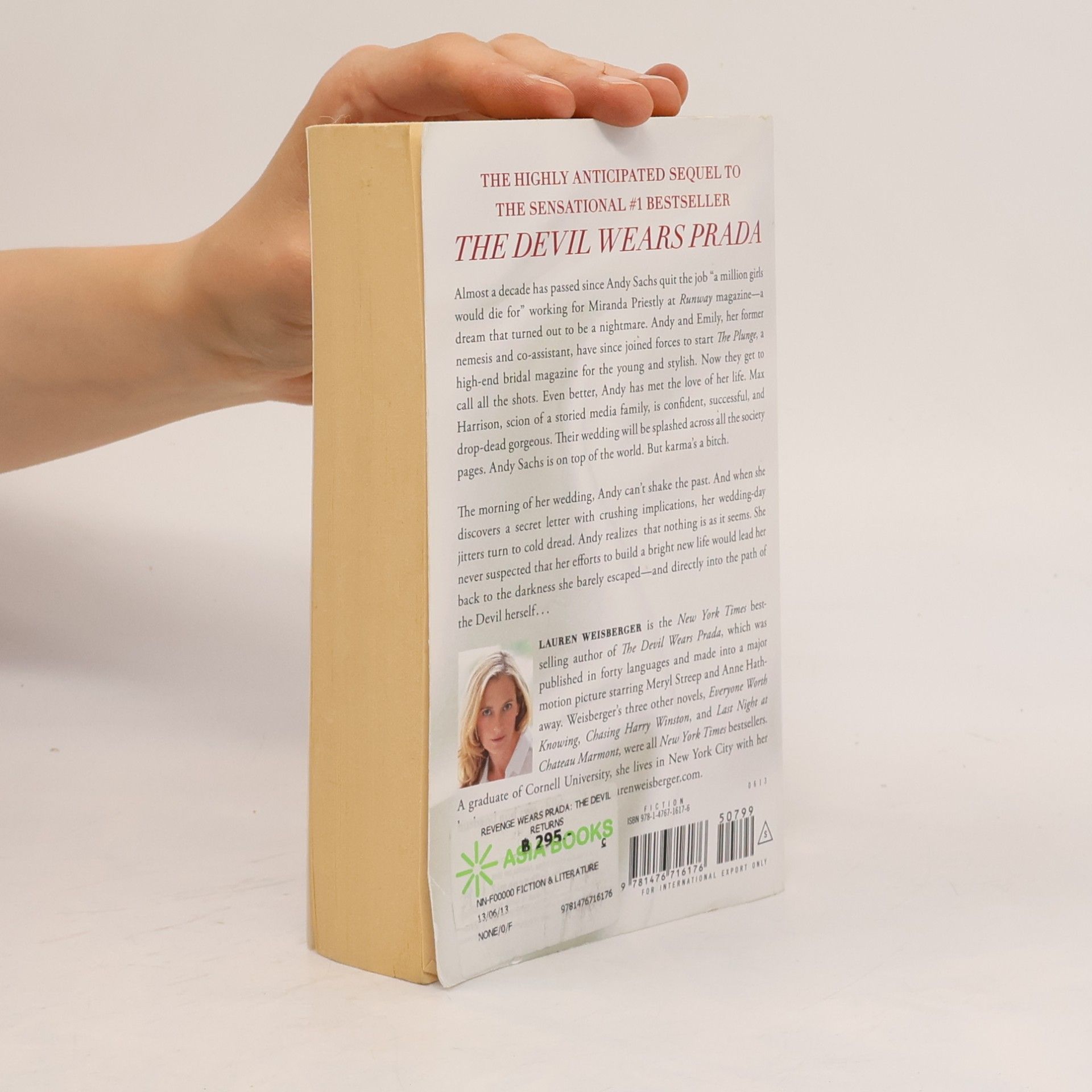 Lauren Weisberger Revenge wears Prada