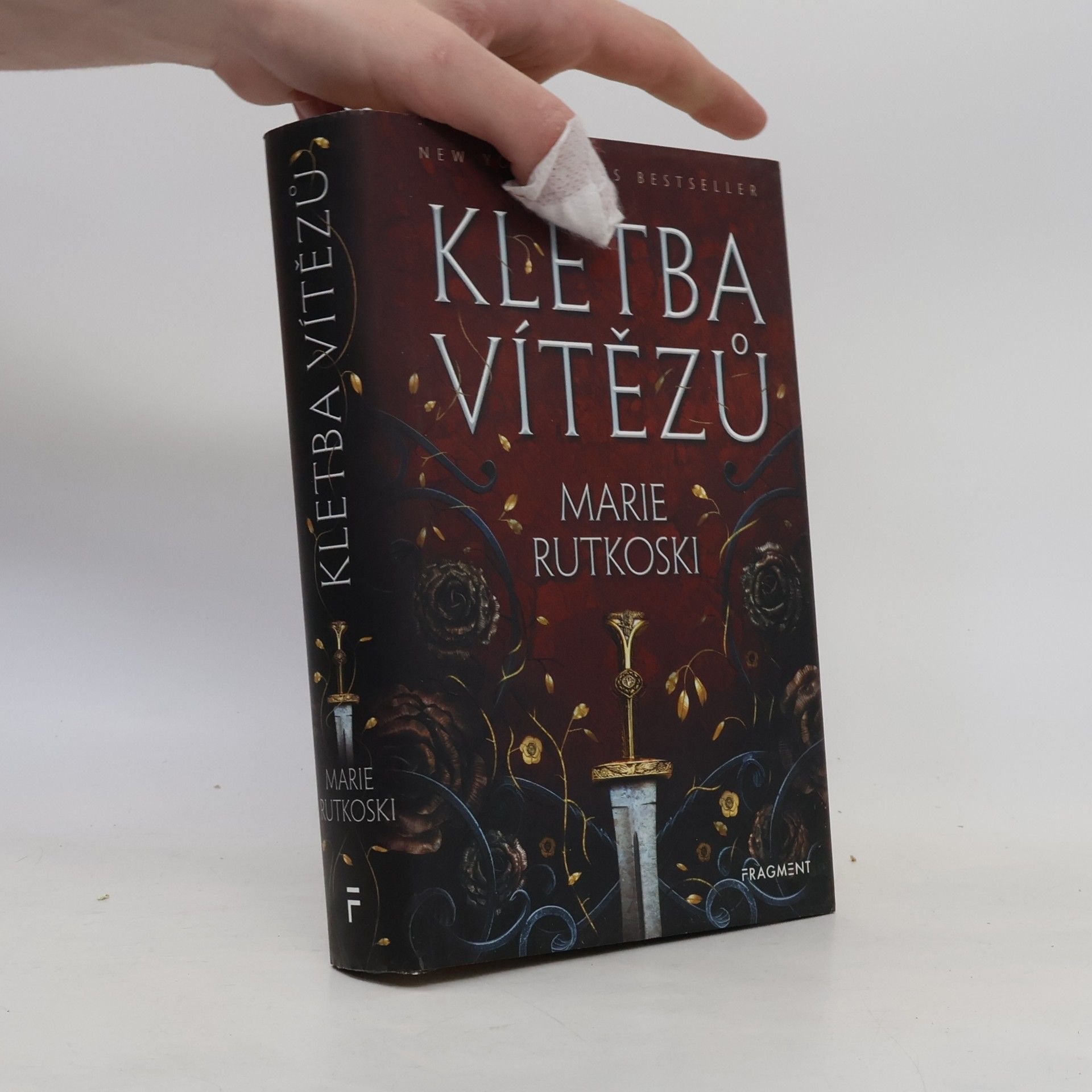 Marie Rutkoski Kletba vítězů