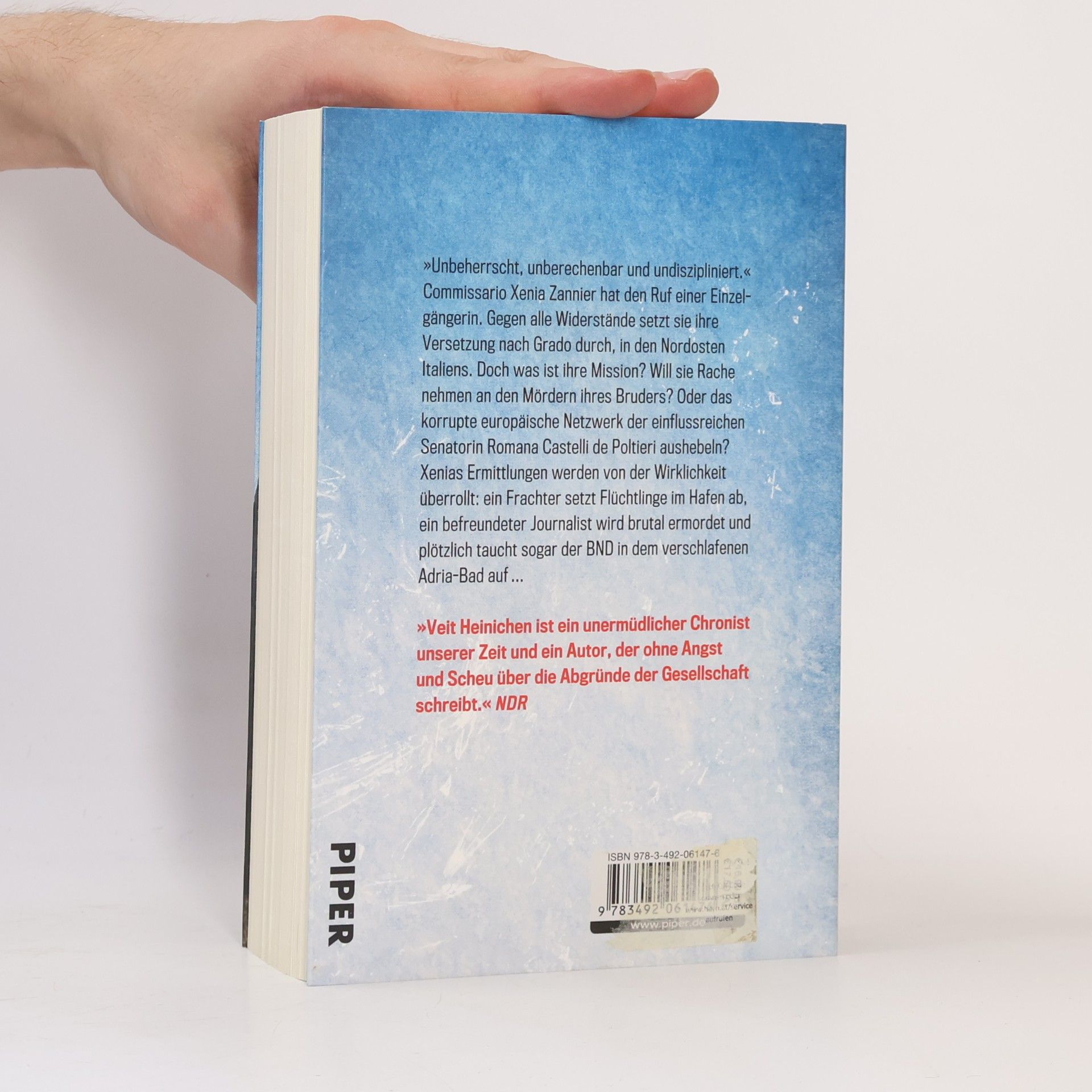 Veit Heinichen Borderless