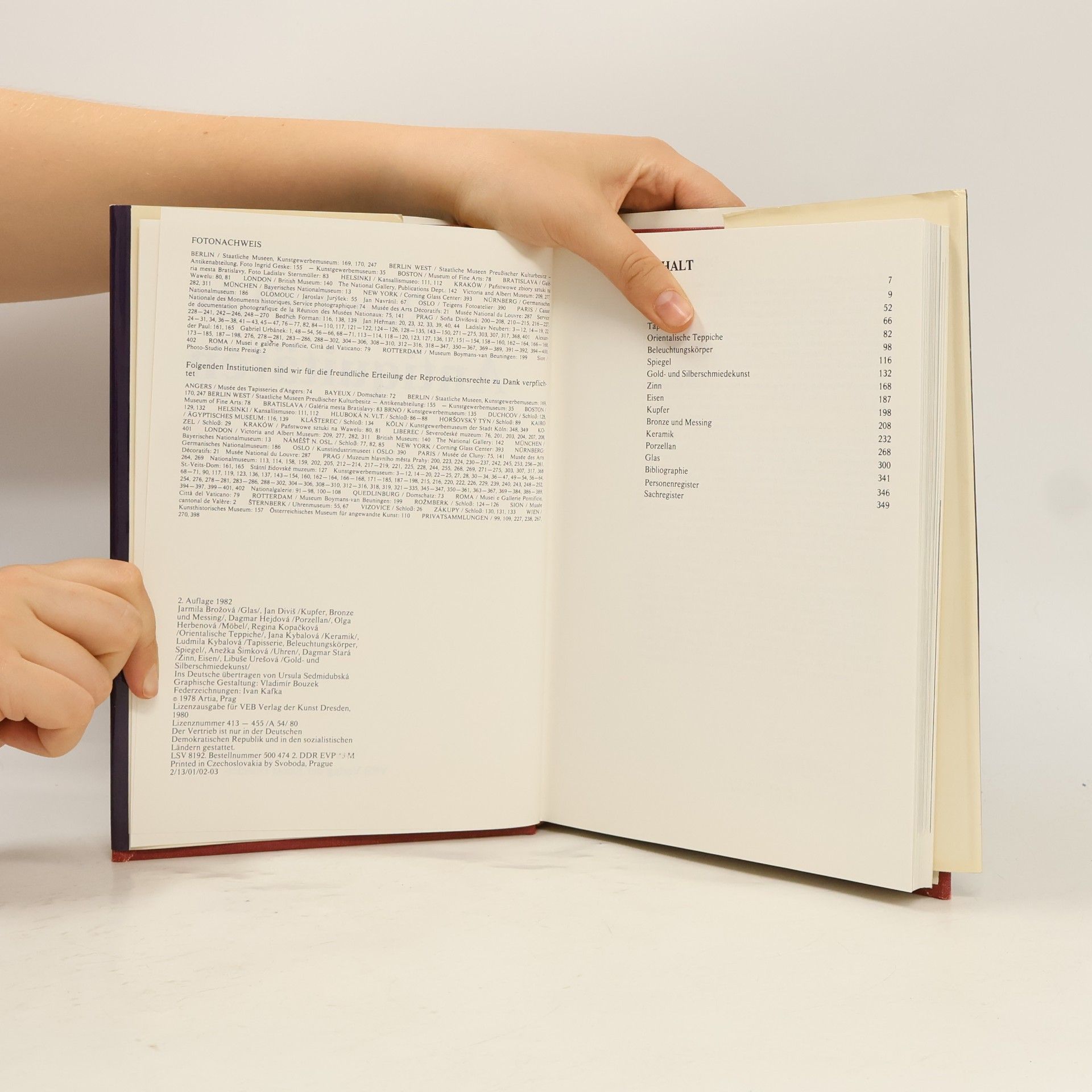 Ivan Kafka Bunte Welt der Antiquitäten