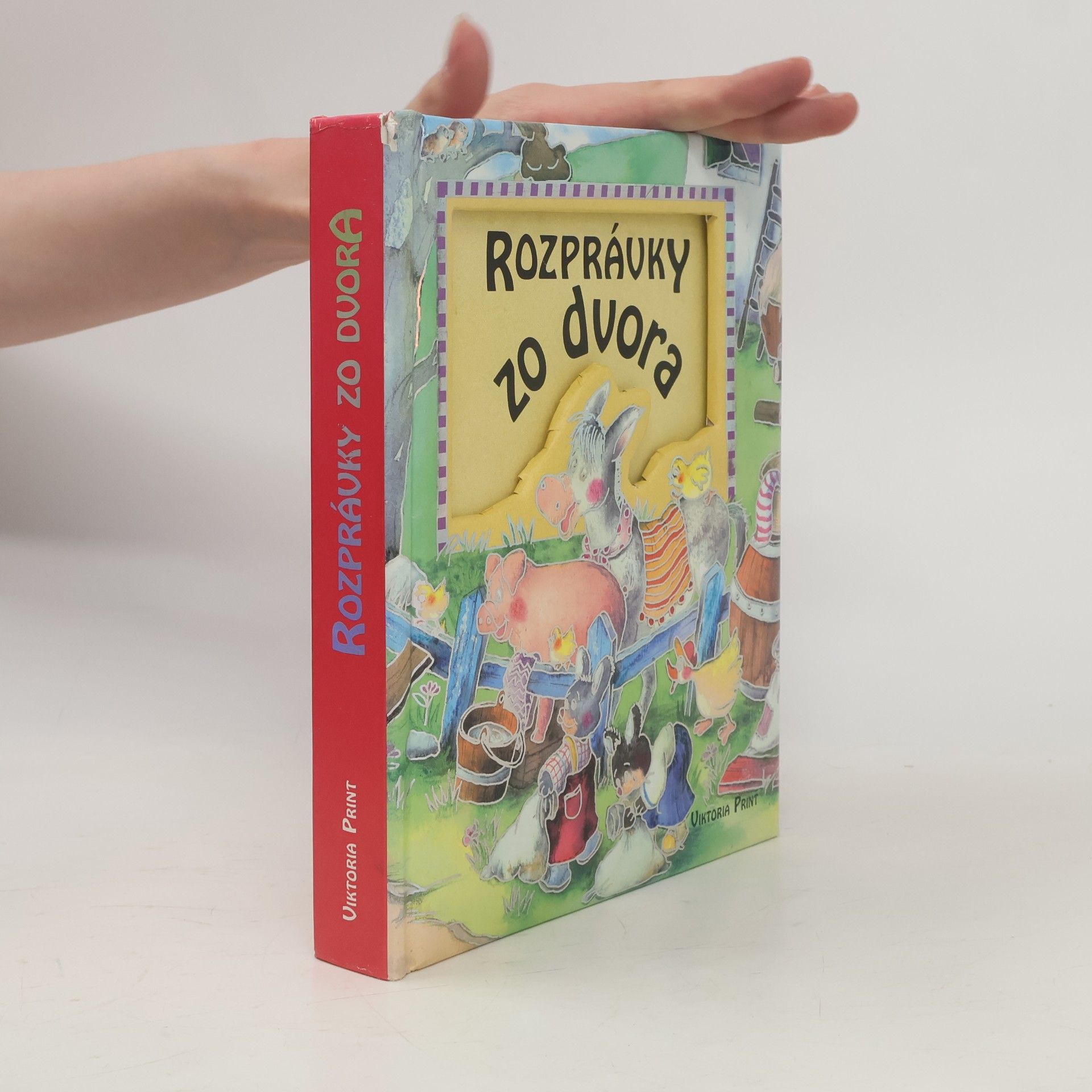 AA.VV. Rozprávky zo dvora