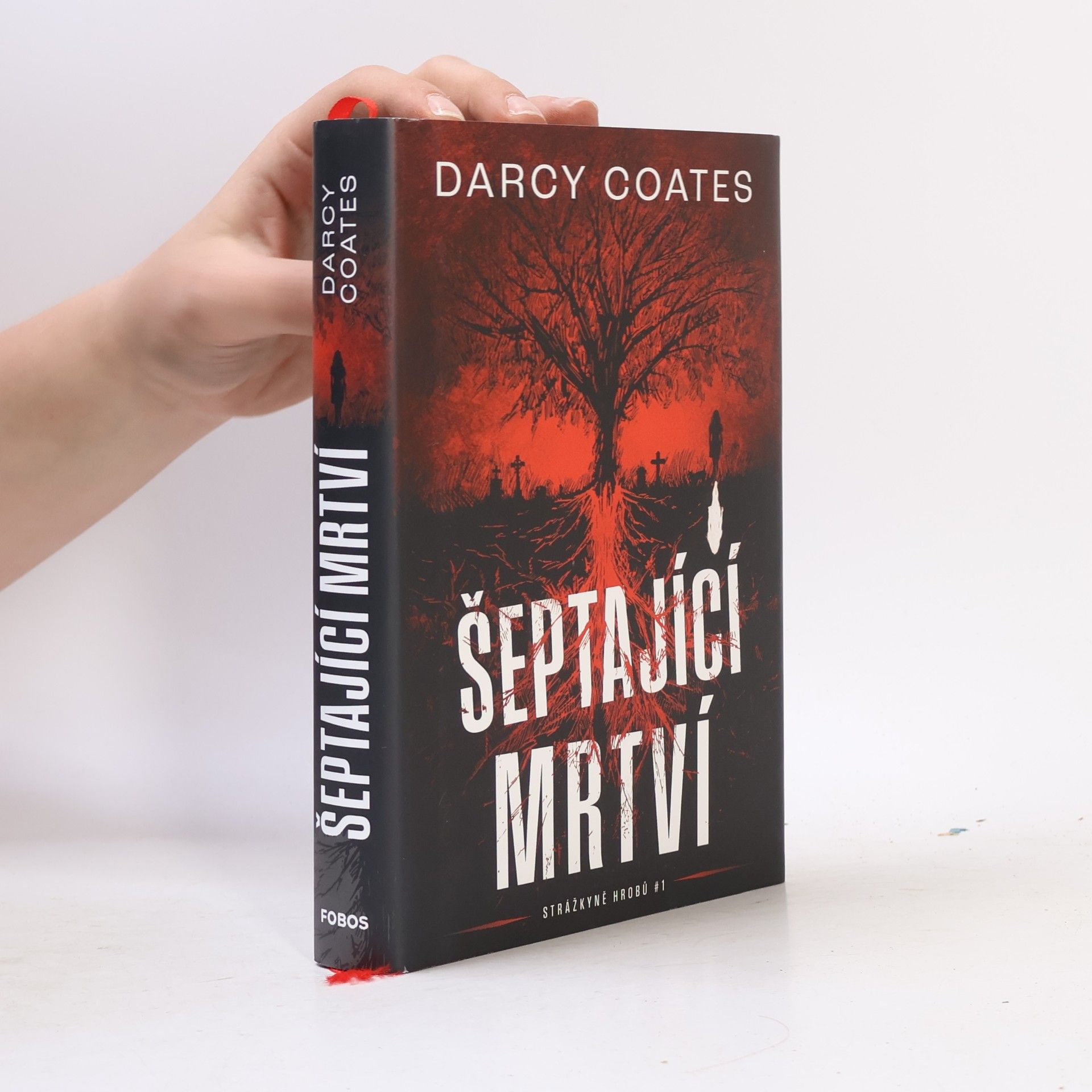 Darcy Coates Šeptající mrtví