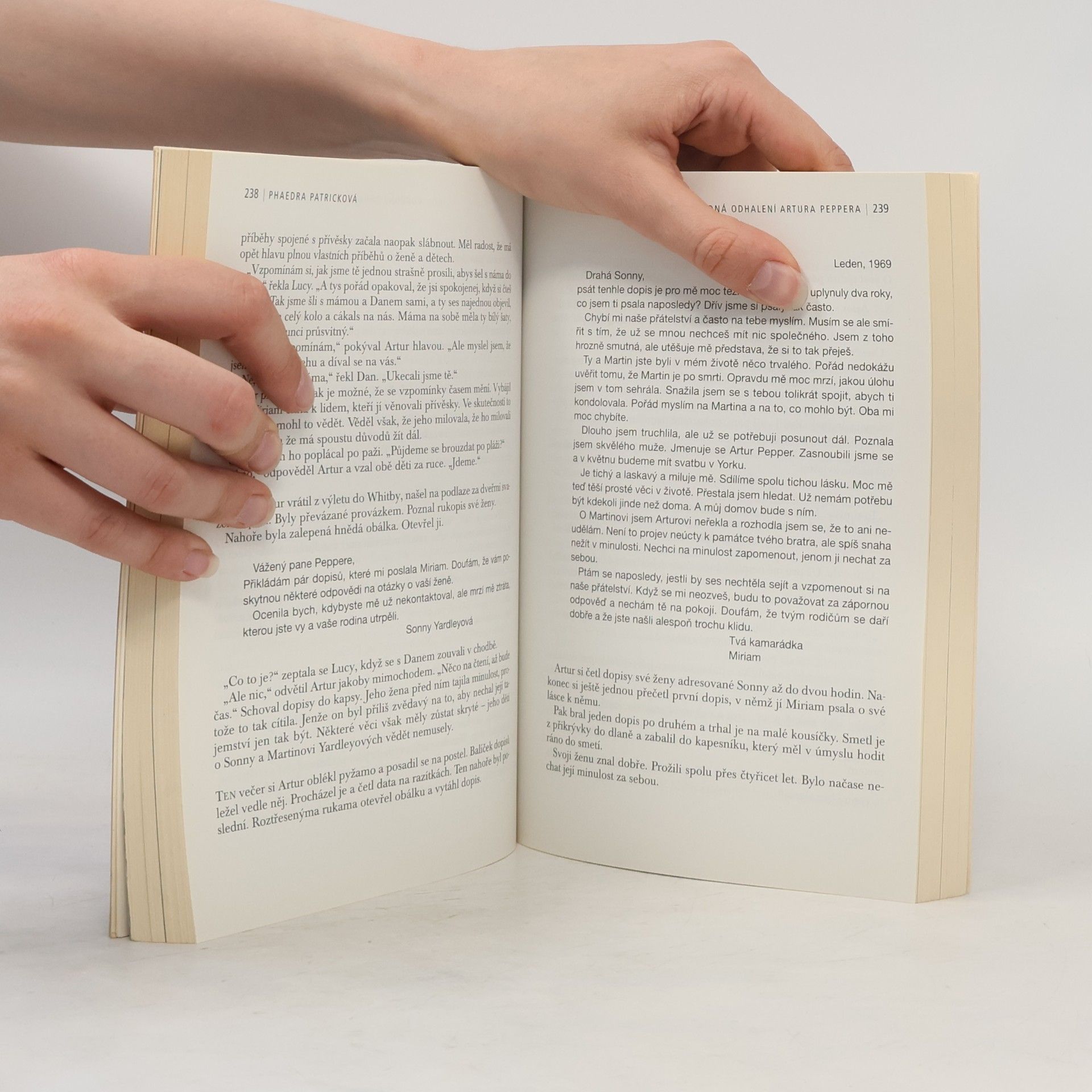 Tess Gerritsen Nejlepší světové čtení: Hra s ohněm / Podivuhodná odhalení Artura Peppera / Trojkoruna / Můj (téměř) dokonalý život