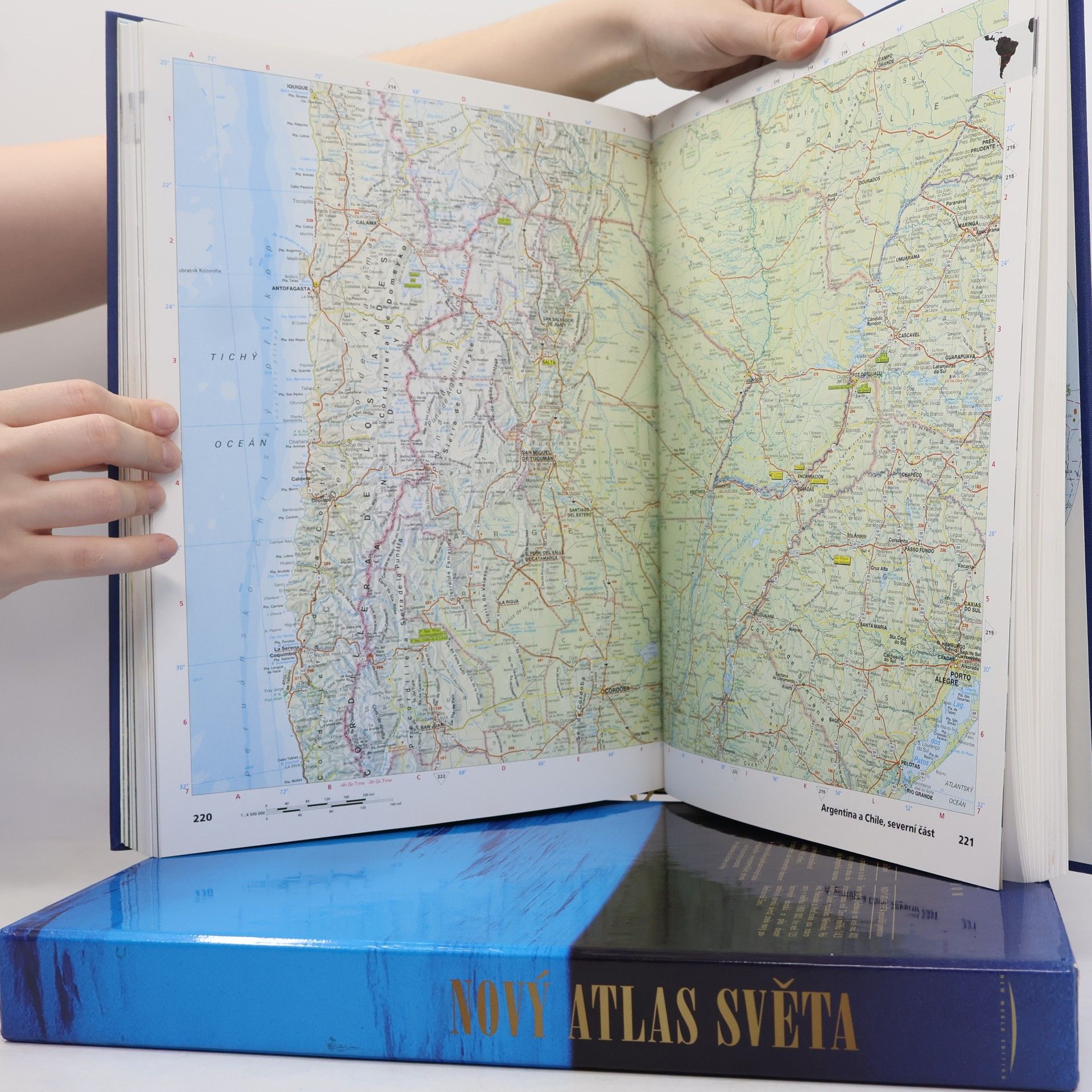 Kolektiv autorů Nový atlas světa