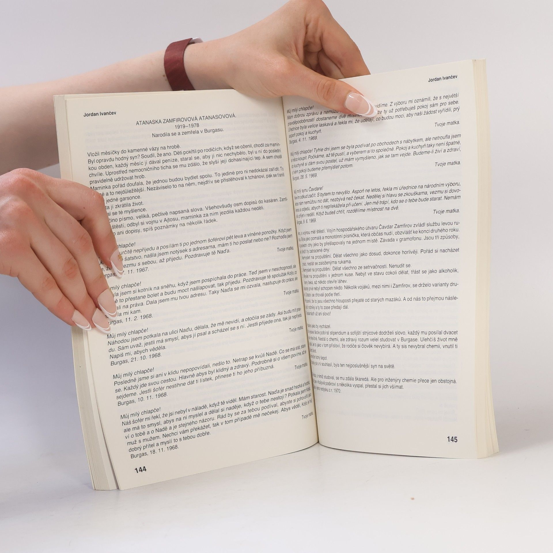 Kolektiv autorů Světová literatura 3/1989