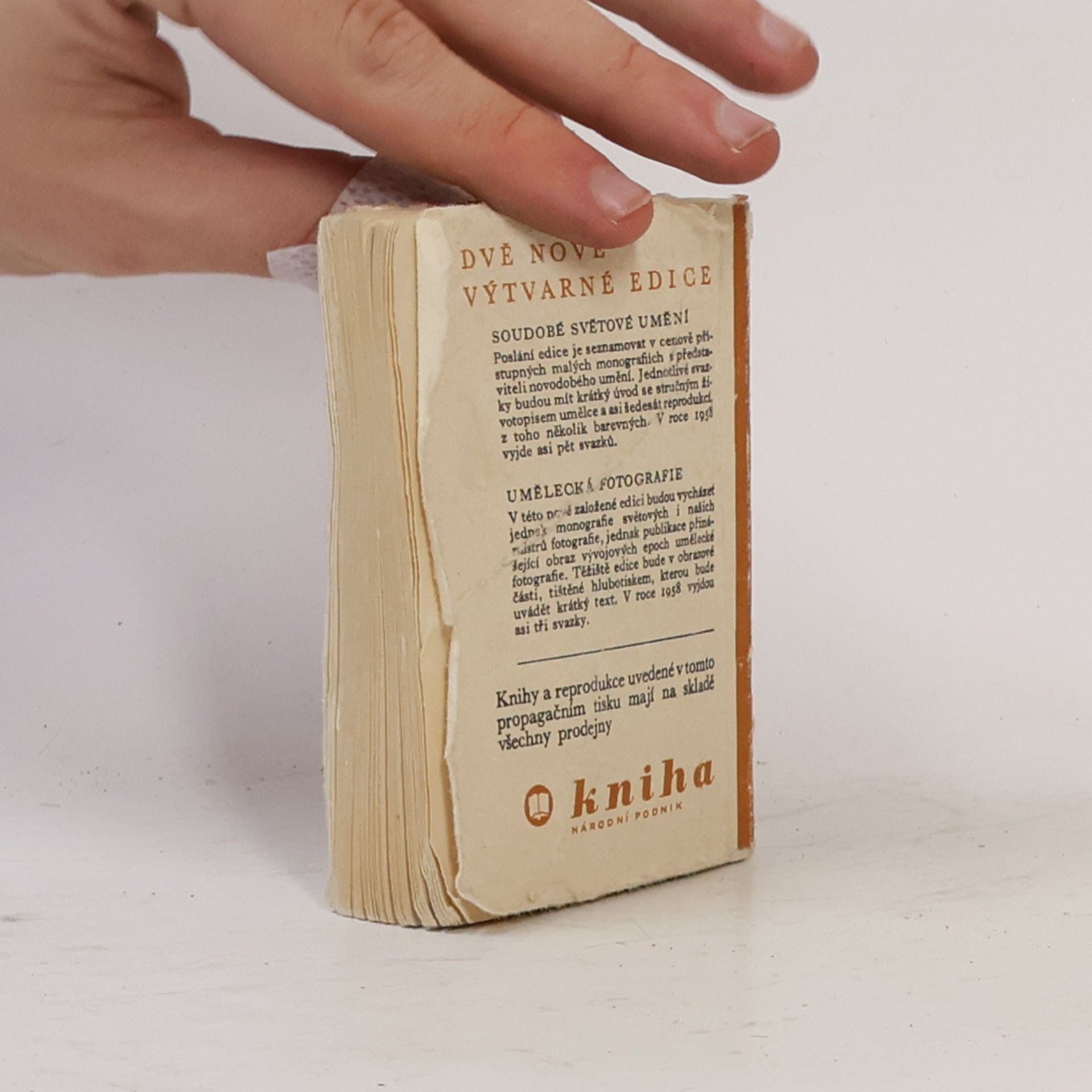 Collectif d'auteurs AbCd o výtvarném umění