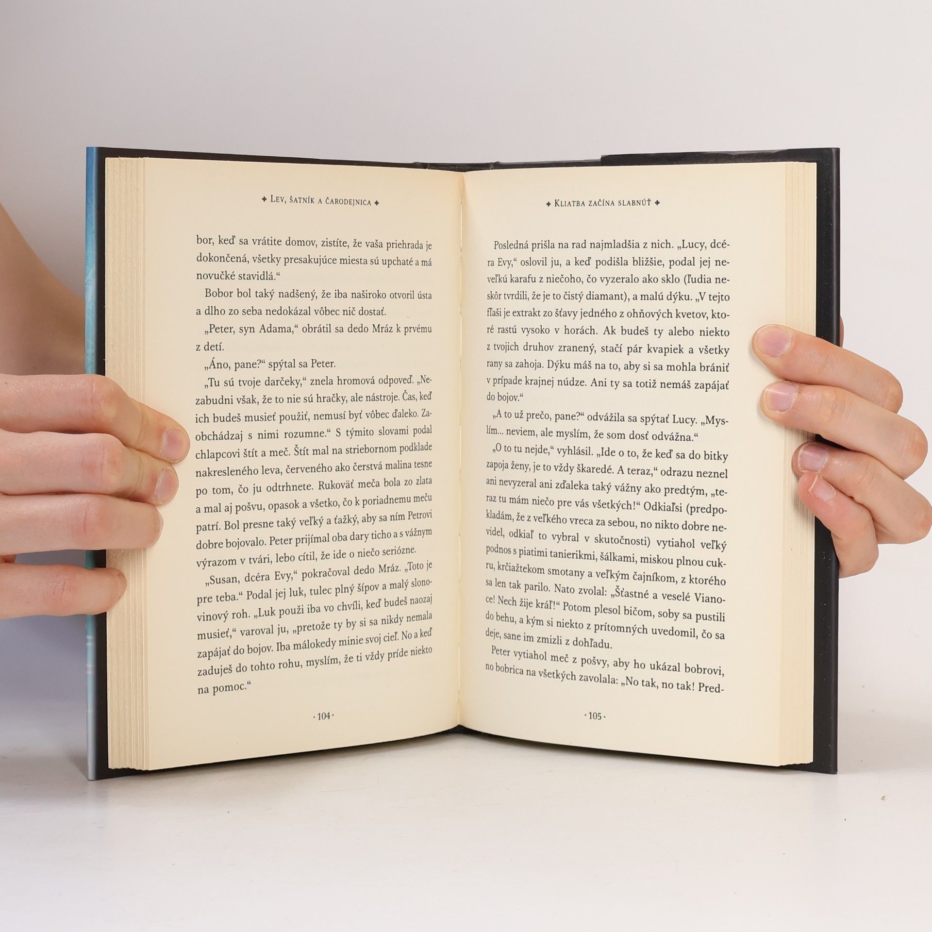 C. S. Lewis Lev, šatník a čarodejnica