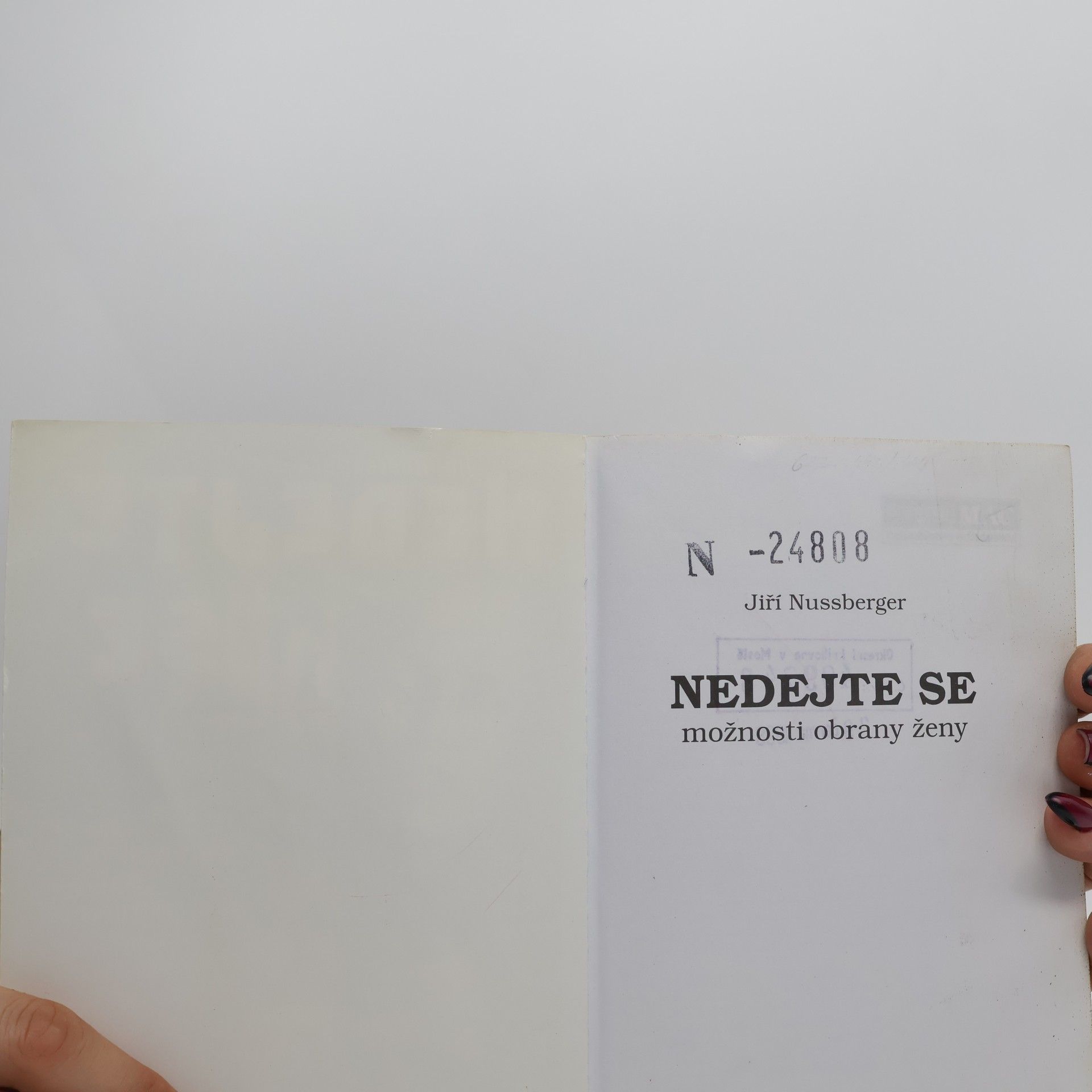 Jiří Nussberger Nedejte se : možnosti obrany ženy