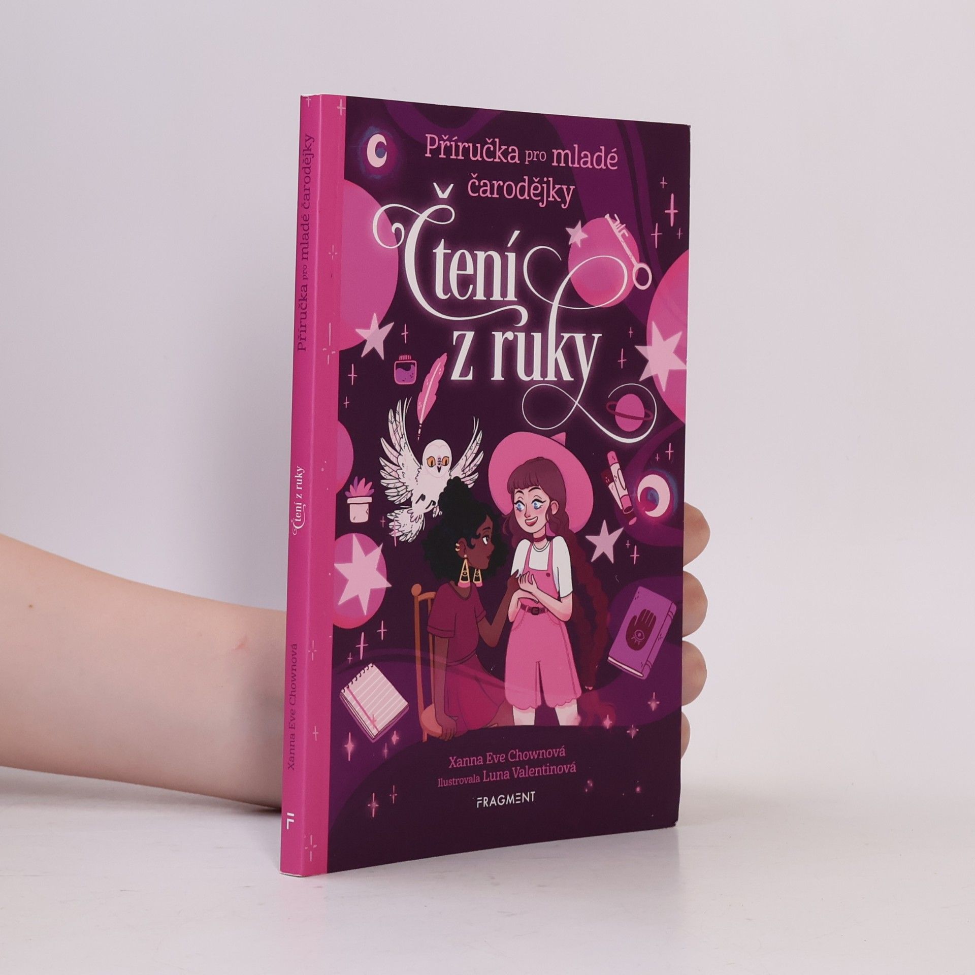 Luna Valentine Příručka pro mladé čarodějky : čtení z ruky