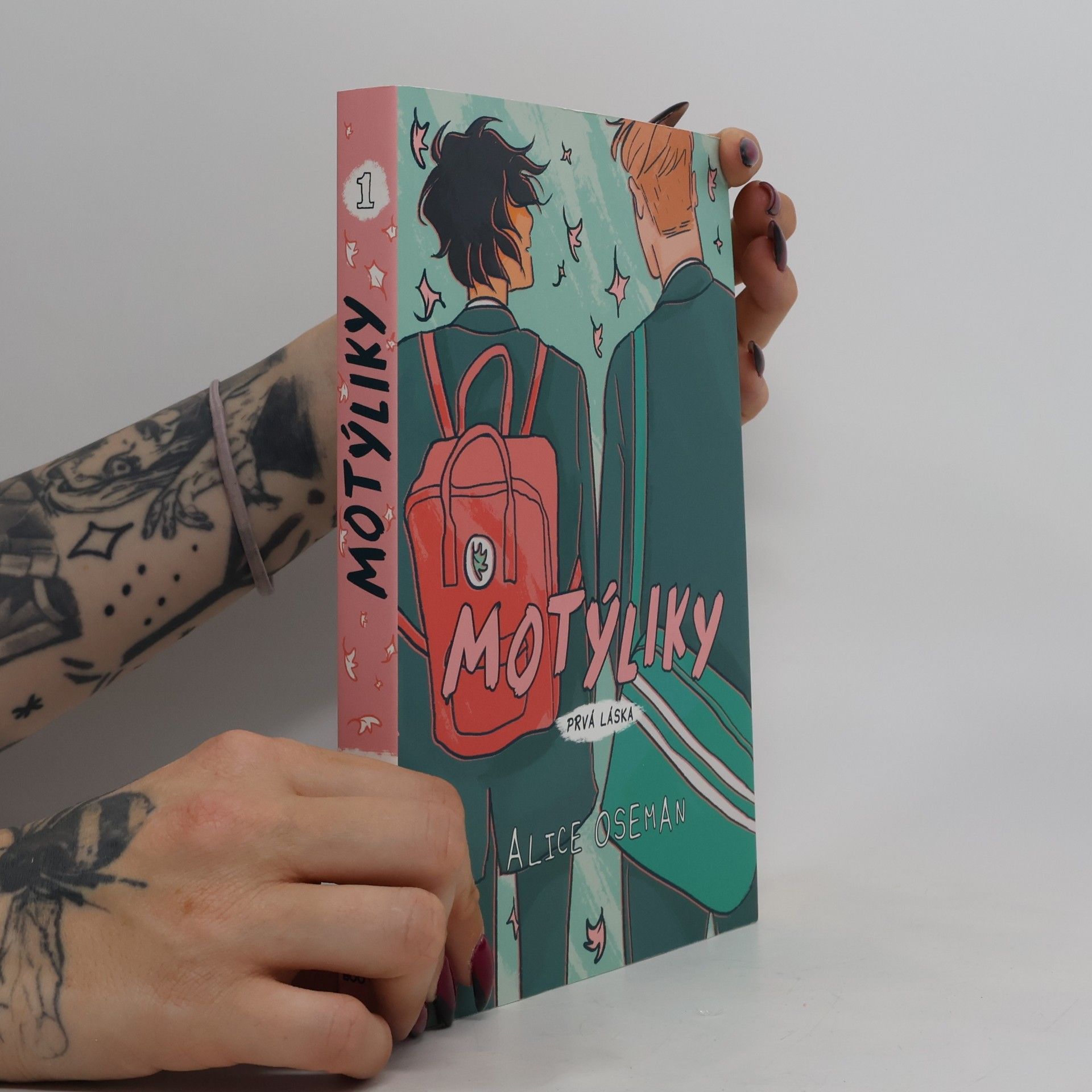 Alice Oseman Motýliky: Prvá láska