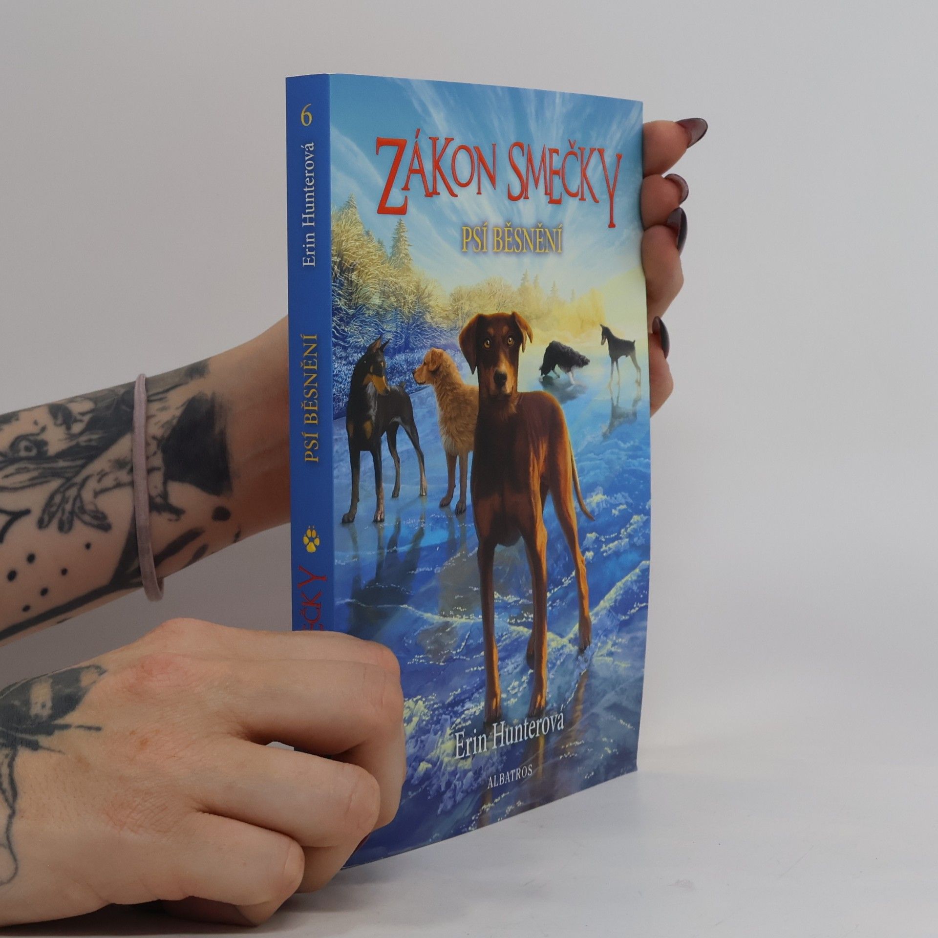 Erin Hunter Psí běsnění. Zákon smečky