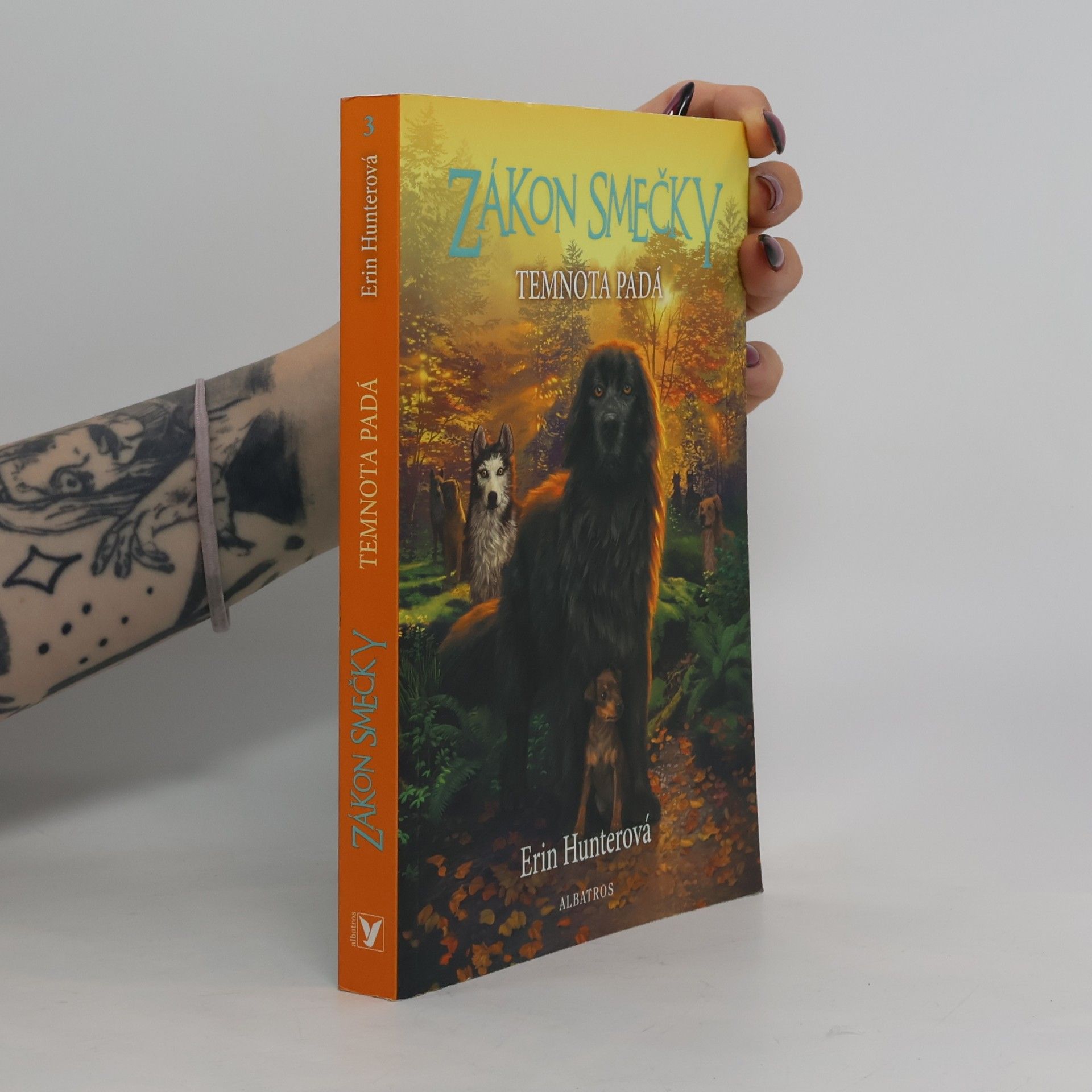 Erin Hunter Zákon smečky: Temnota padá
