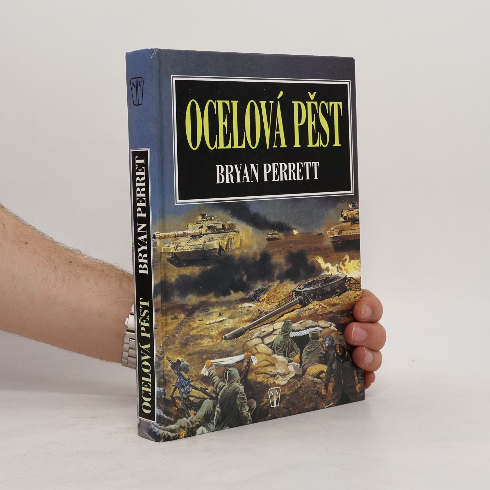 Bryan Perrett Ocelová pěst