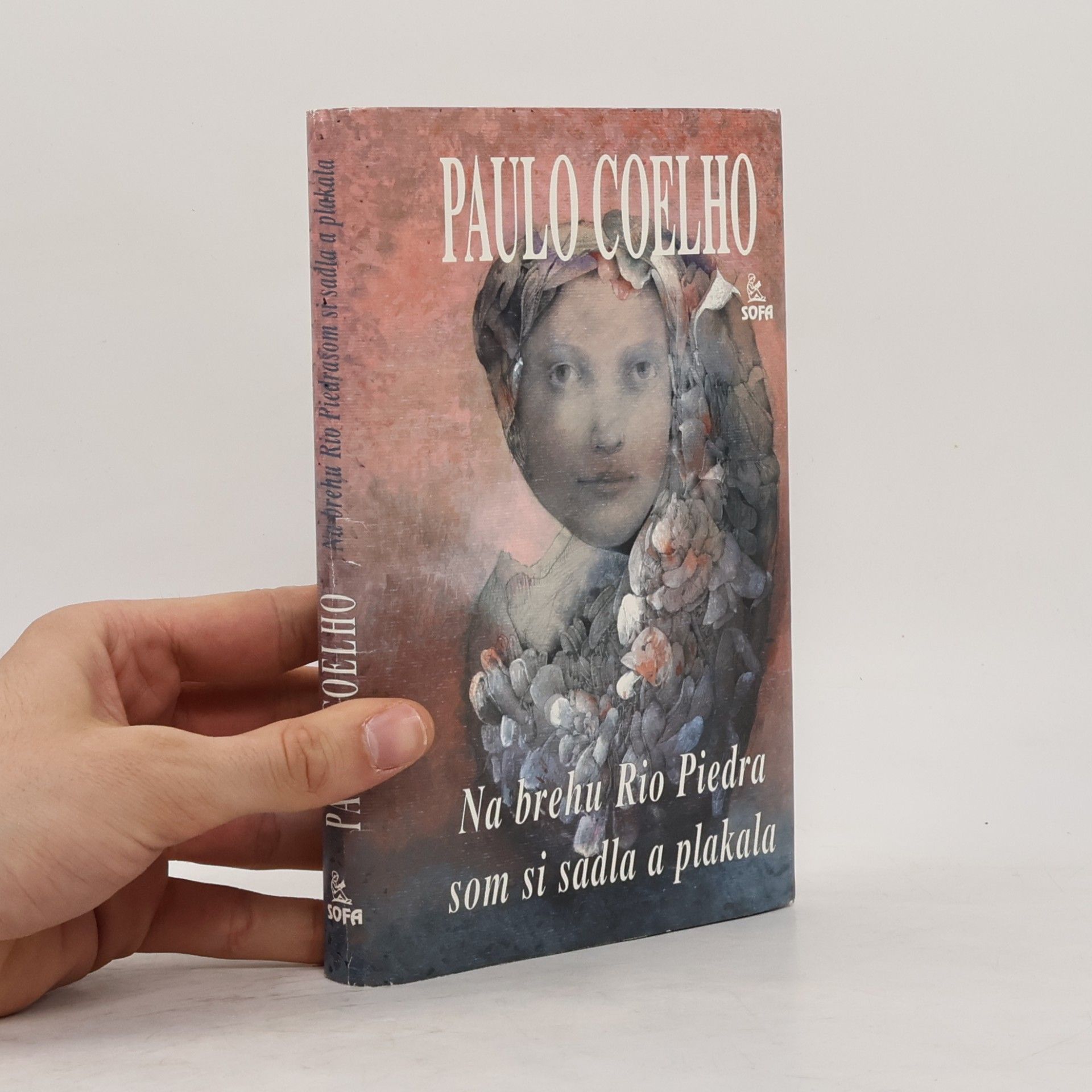 Paulo Coelho Na brehu Rio Piedra som si sadla a plakala