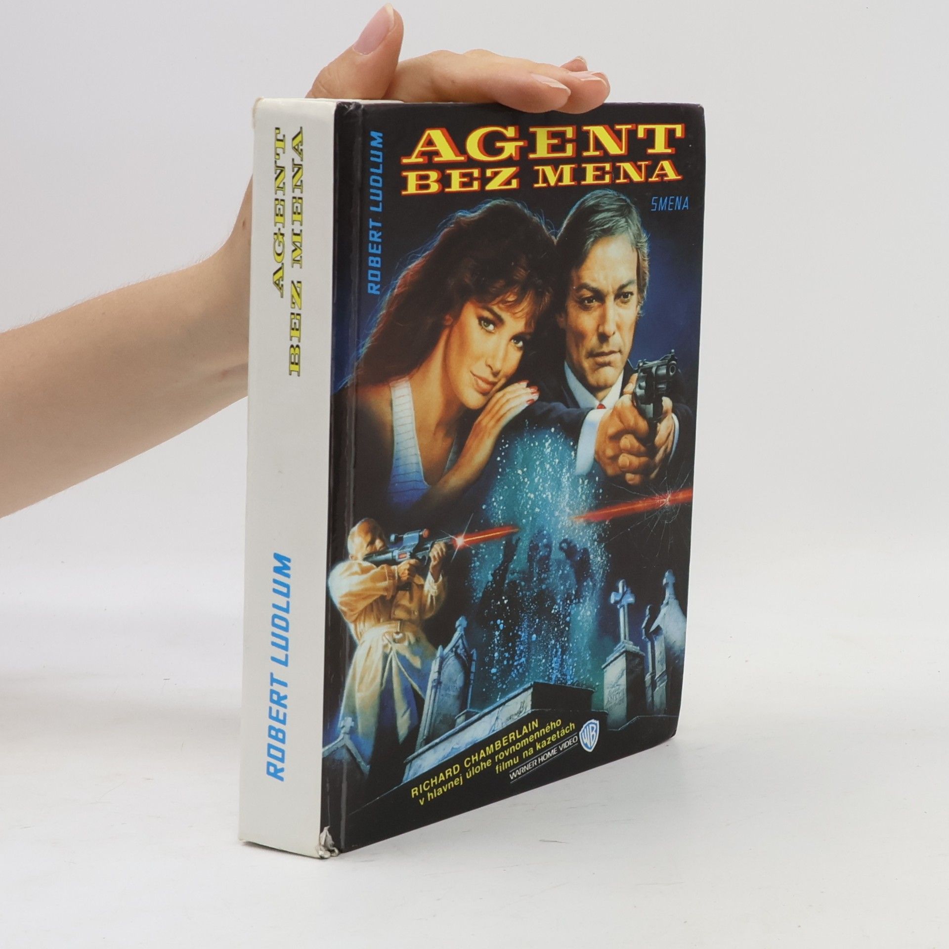 Robert Ludlum Agent bez mena