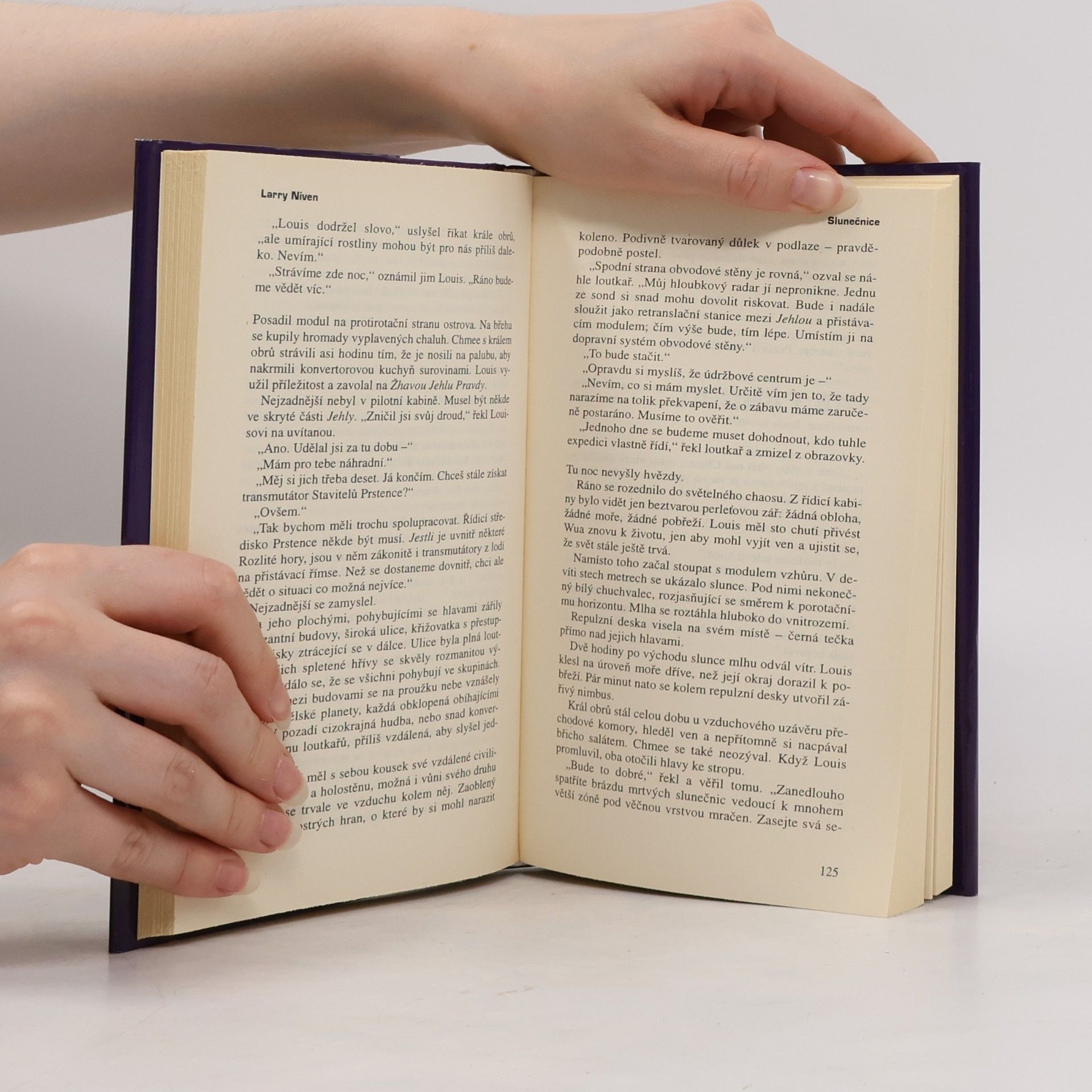 Larry Niven Stavitelé Prstence