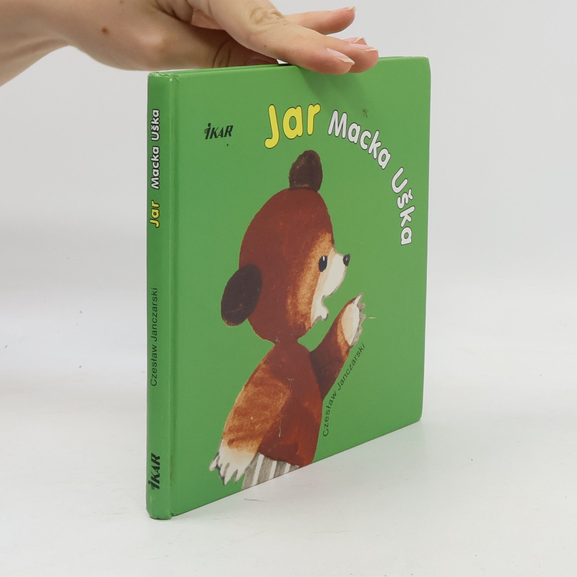 Jar Macka Uška