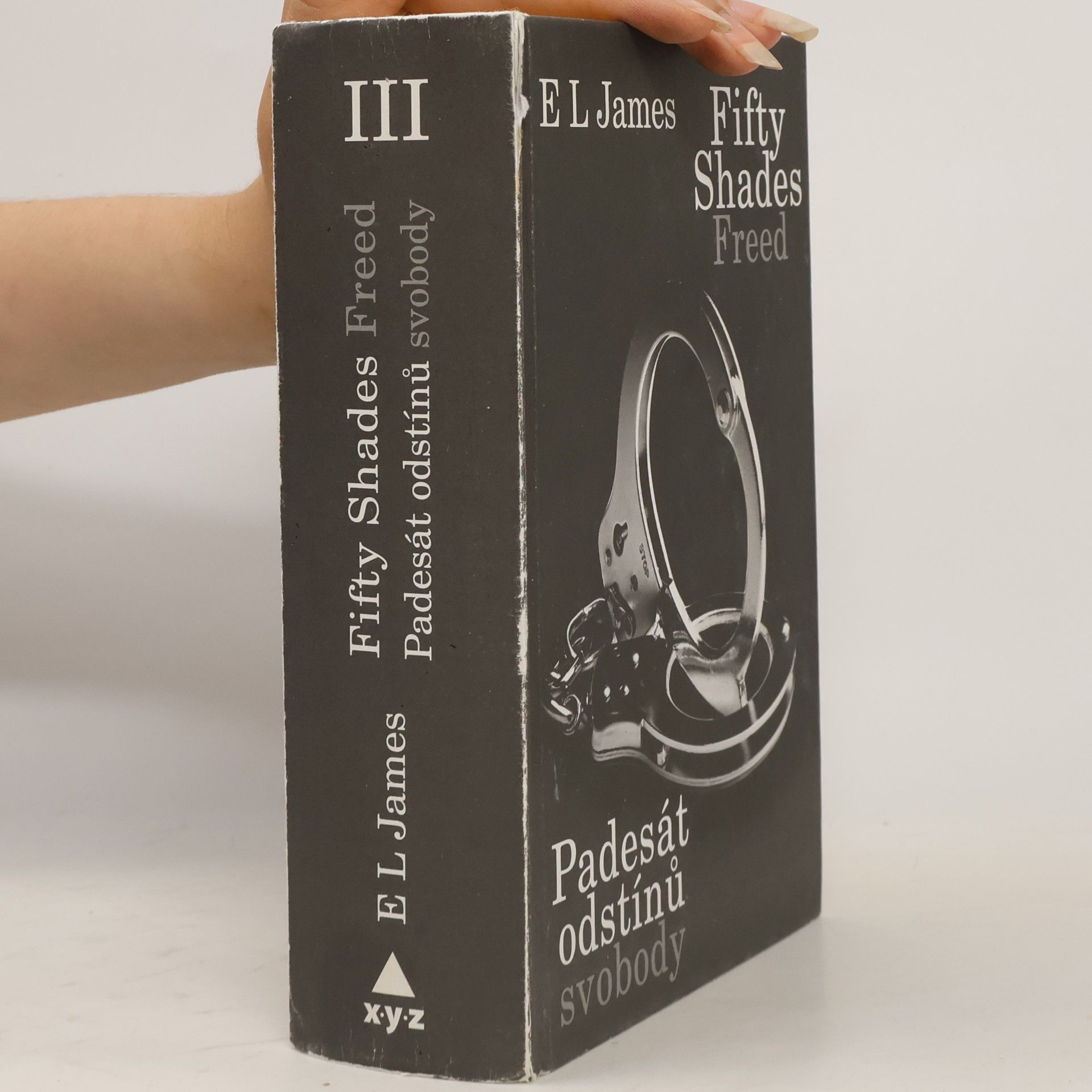 E. L. James Padesát odstínů svobody