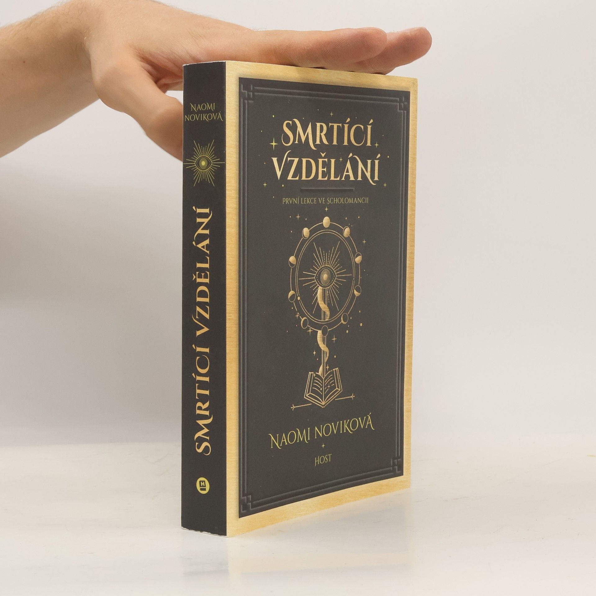 Naomi Novik Smrtící vzdělání. První lekce ve Scholomancii
