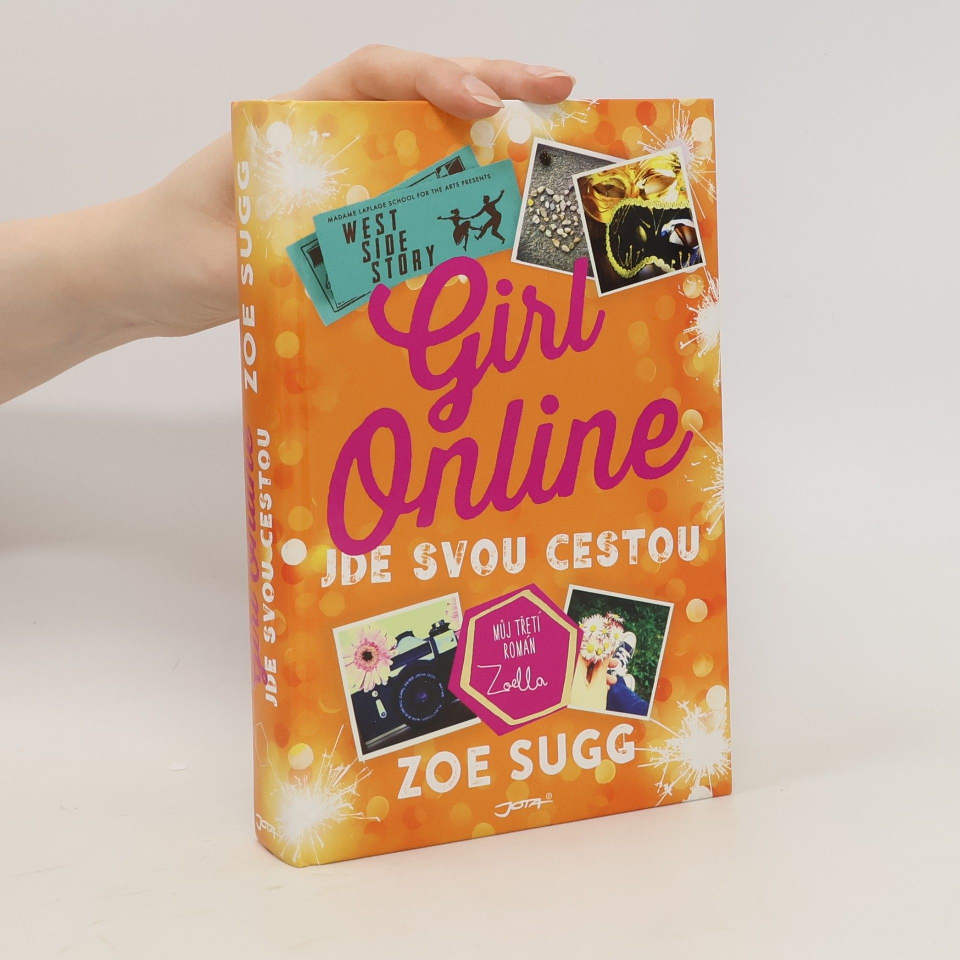 Zoe Sugg Girl Online jde svou cestou