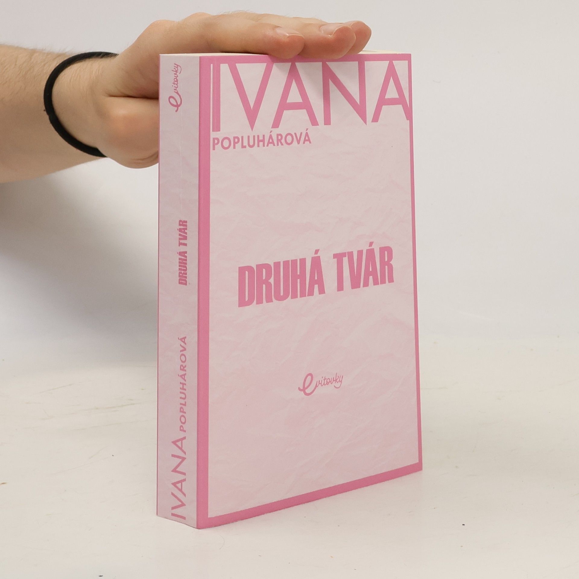 Ivana Popluhárová Druhá tvár