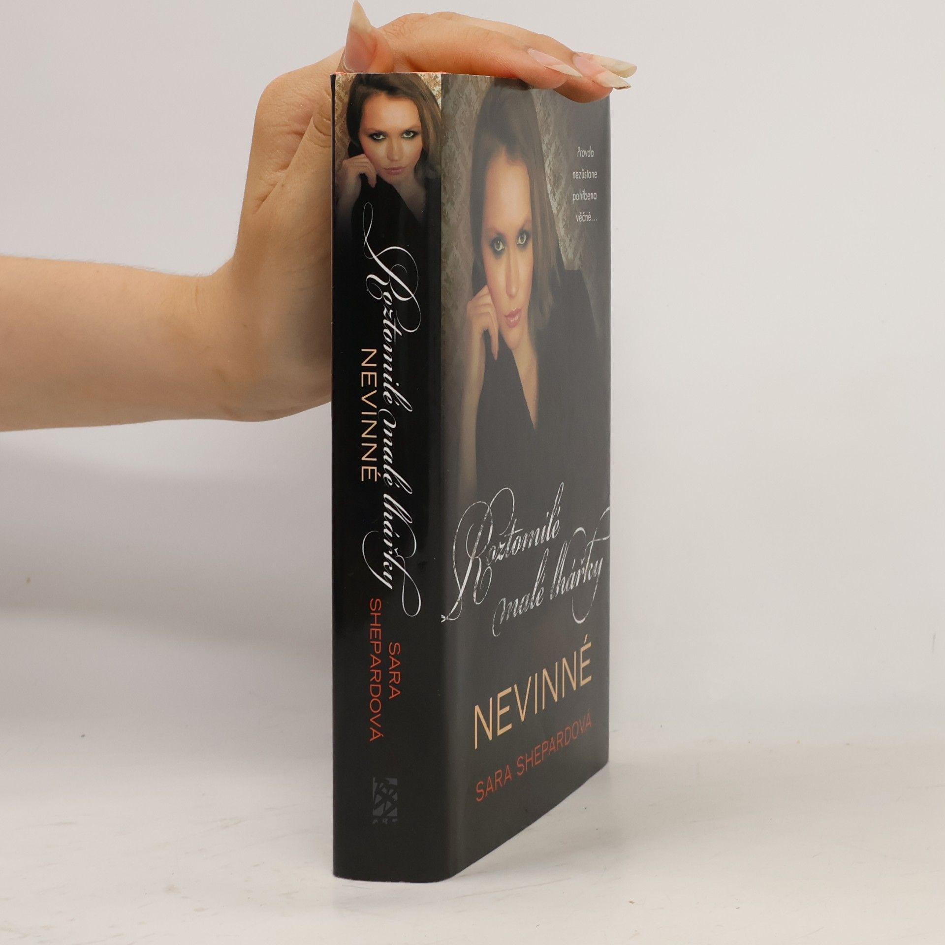 Sara Shepard Roztomilé malé lhářky. Nevinné