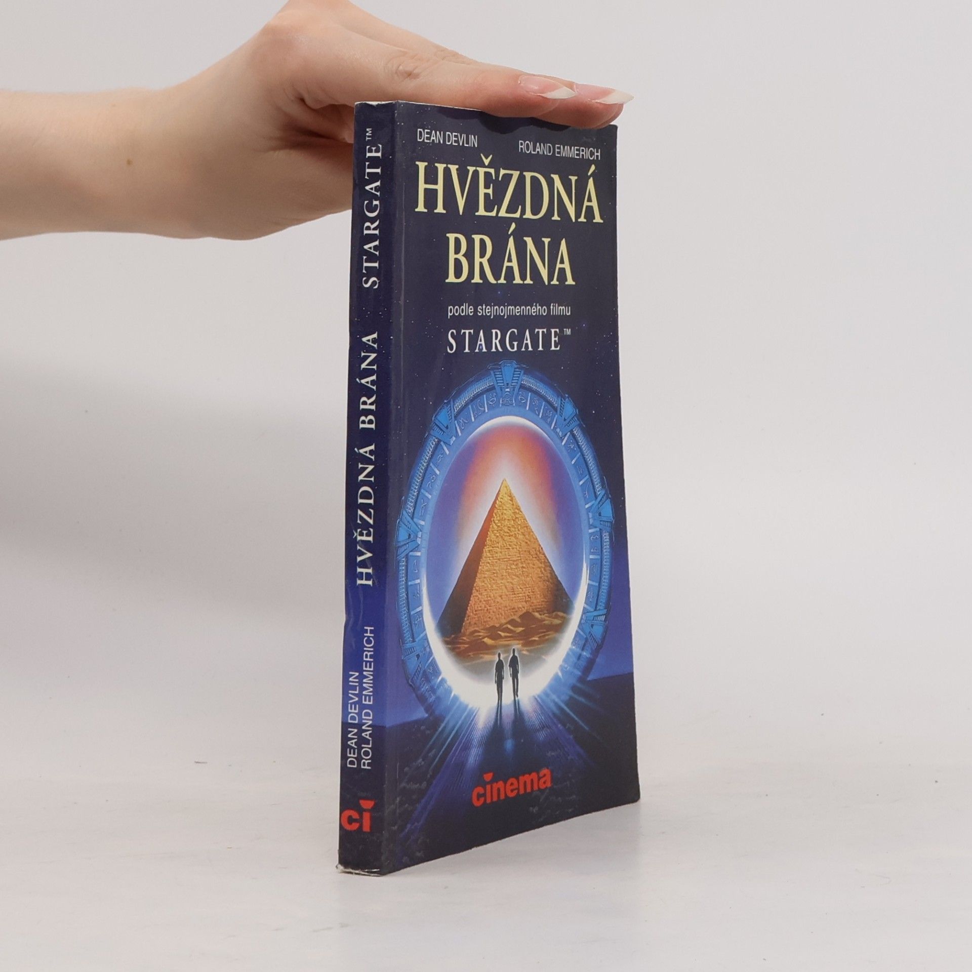 Rolland Emmerich Hvězdná brána. Stargate
